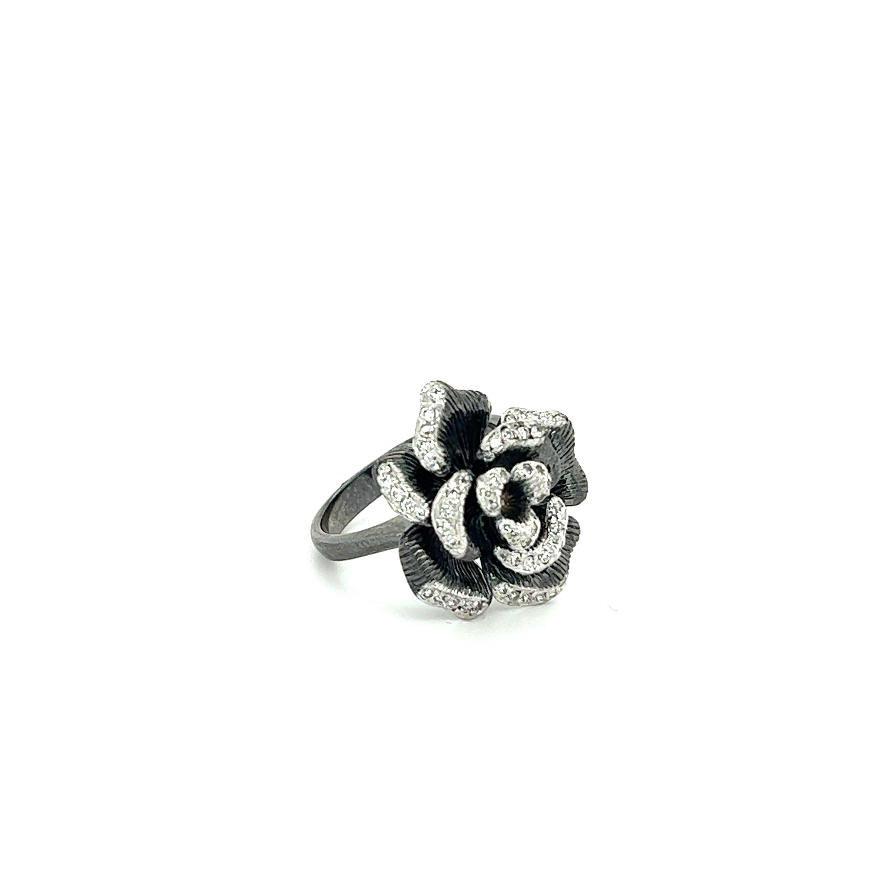 Contemporary 0.29 Carat Diamond Flower White Gold Black Rhodium Ring For Sale