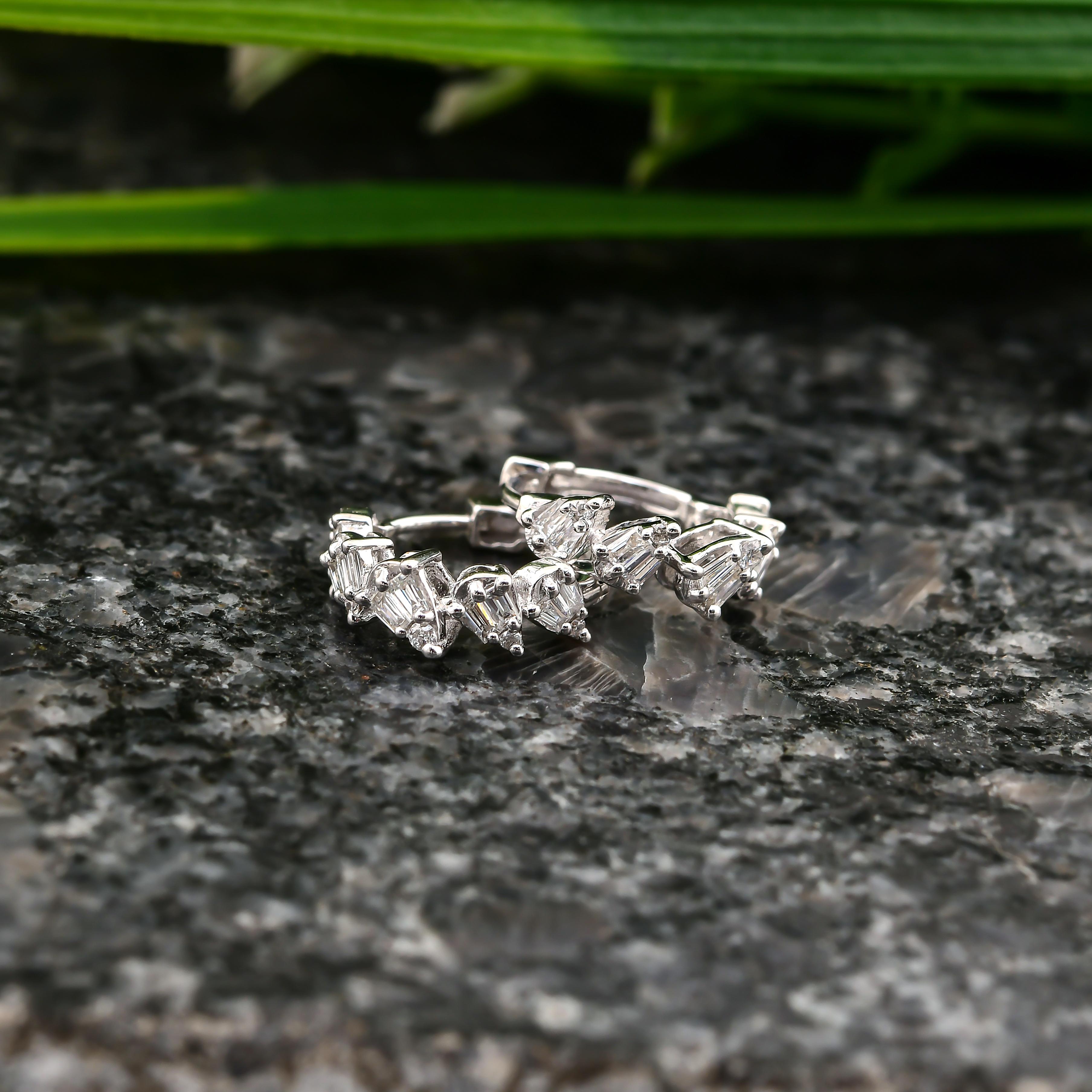 0.29 Karat SI/H Baguette-Diamant-Creolen-Ohrringe aus 14 Karat Weißgold feiner Schmuck (Moderne) im Angebot