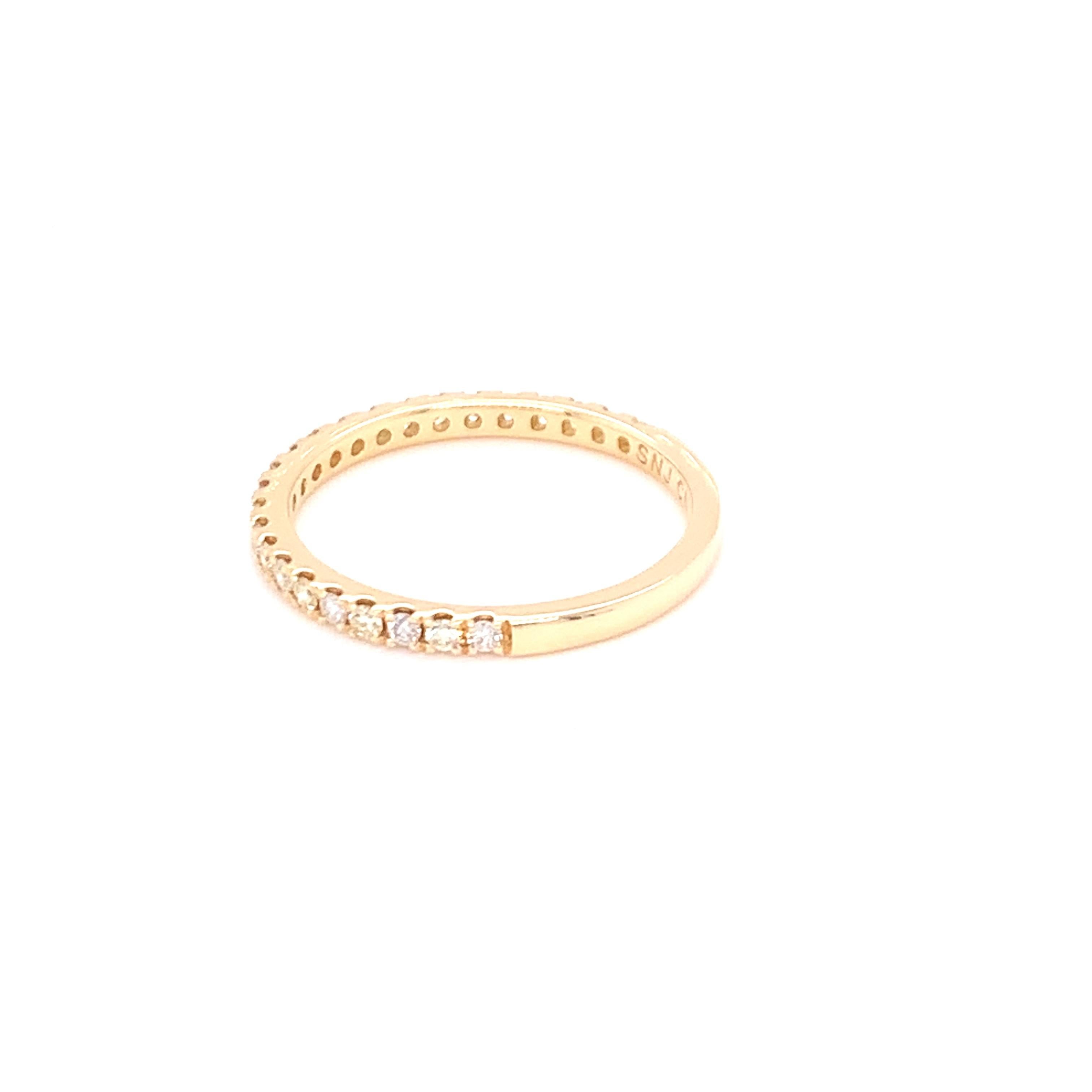 0.29 Carat Yellow & White Diamond Band in 14k Yellow Gold For Sale 2