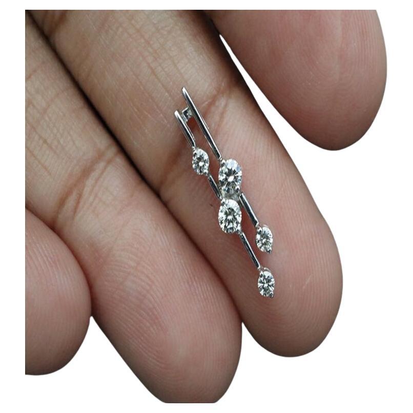Natürlicher Diamant-Anhänger

Gewicht der natürlichen Diamanten (5 Stück) - 0.20Ct

Metall-18k massiv Gold

Gewicht des Goldes (netto) - 0.78 Gramm

Bereiche mit Schäden - Keine

Gesamtgewicht - 0,82 Gramm

Farbe -F~G

Klarheit - VS

Nur Anhänger,