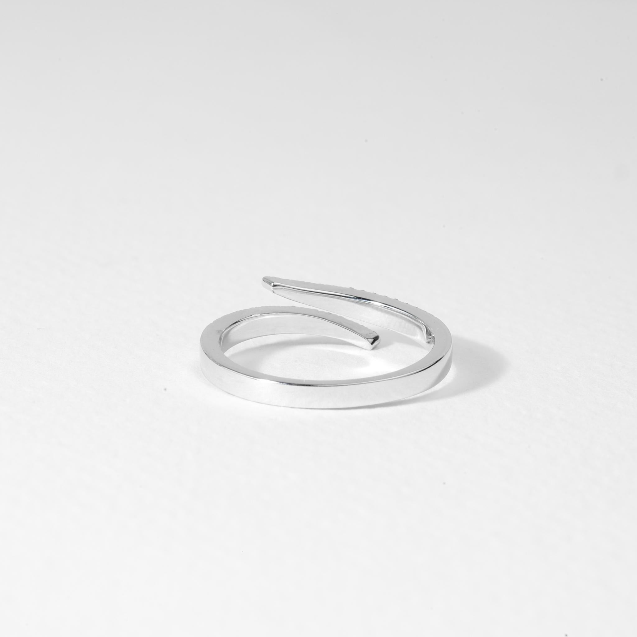0.3 Carat Diamond Round Cut Wedding Band in 18k White Gold, E VS Diamond Ring


Disponible en or blanc 18k.

Le même design peut être réalisé avec d'autres pierres précieuses sur demande.

Détails du produit :

- Or massif

- Diamant de 0,3 carat (