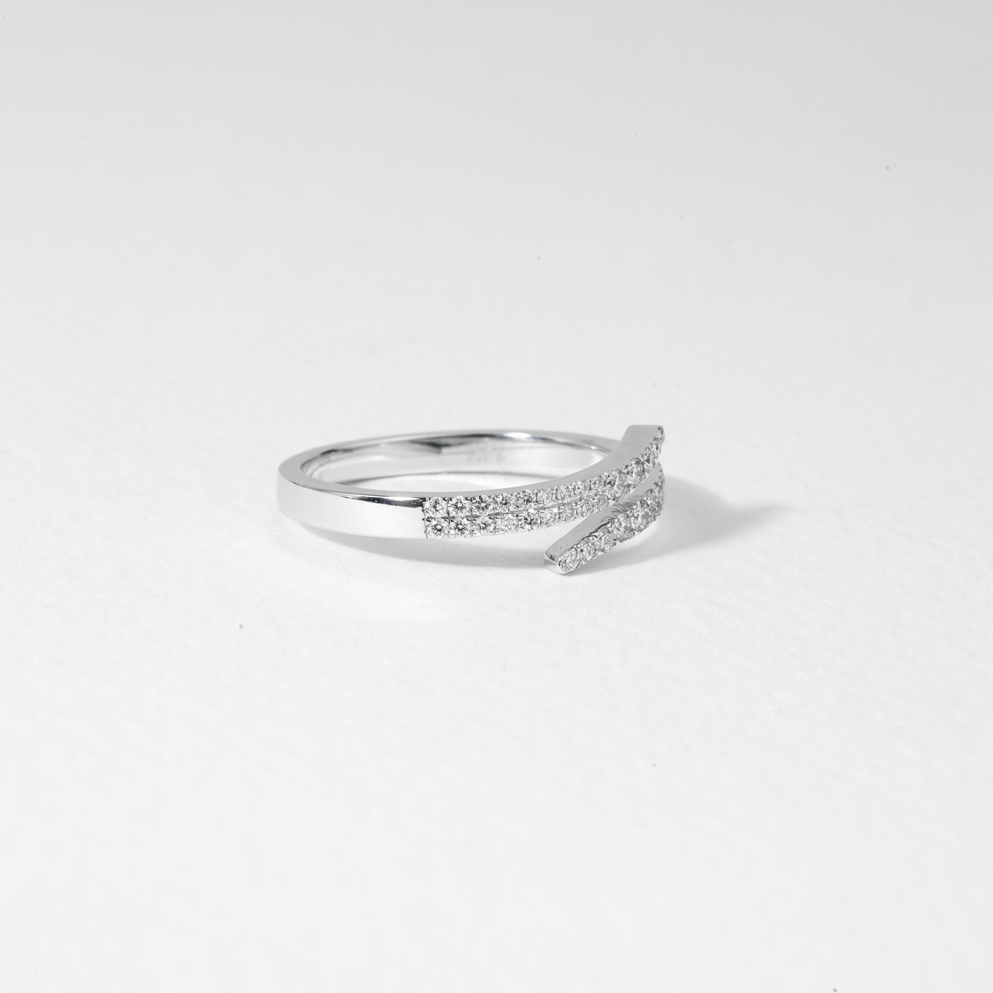 0.3 Carat Diamond Round Cut Wedding Band in 18k White Gold, E VS Diamond Ring Neuf - En vente à Jaipur, RJ