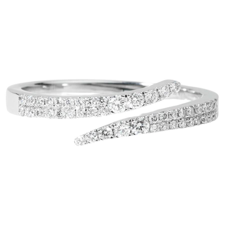 0.3 Carat Diamond Round Cut Wedding Band in 18k White Gold, E VS Diamond Ring en vente