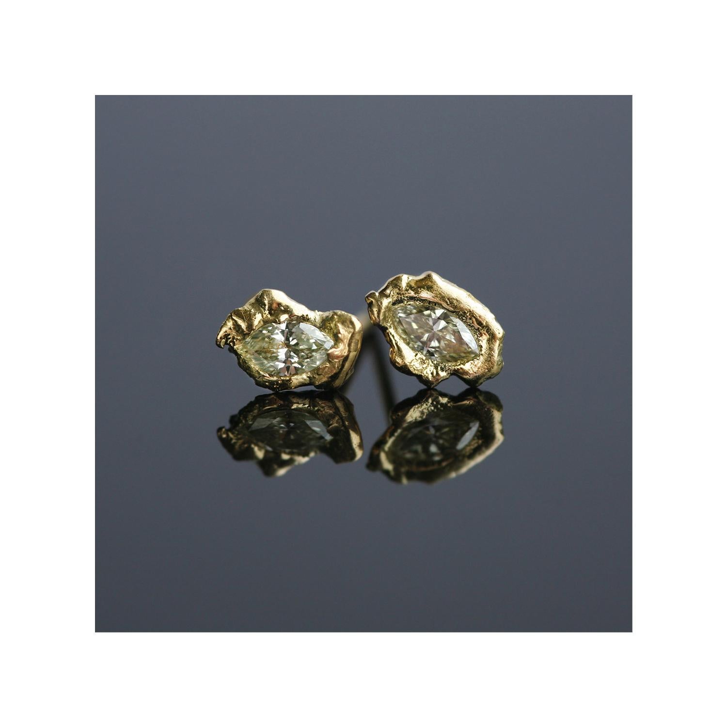0.3 Carat Yellow Diamond Marquise Cut Organic 18k Gold Stud Earrings In New Condition For Sale In Chinnor, South Oxfordshire