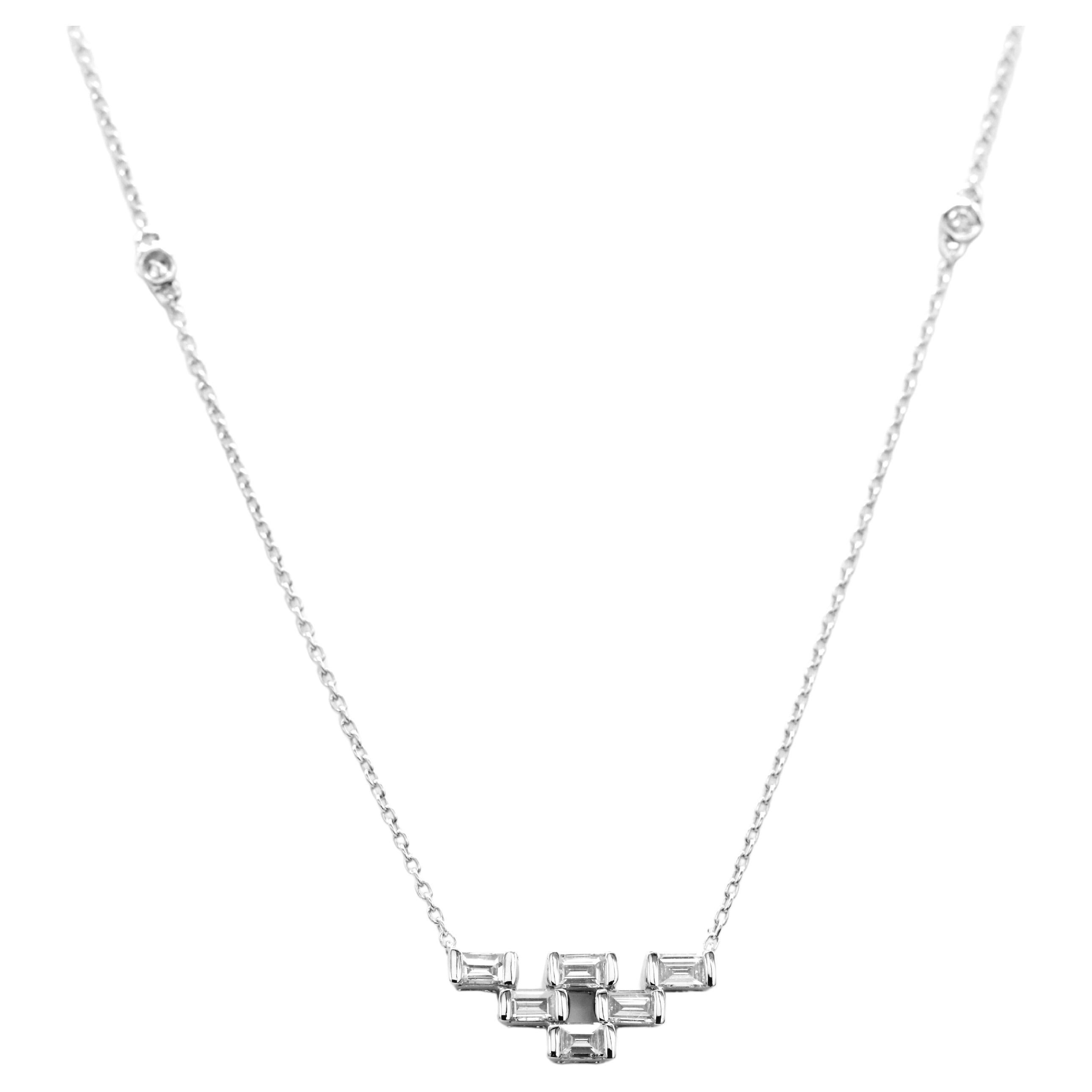 0.3 Ct White Diamond 18 K White Gold Chain Necklace For Sale