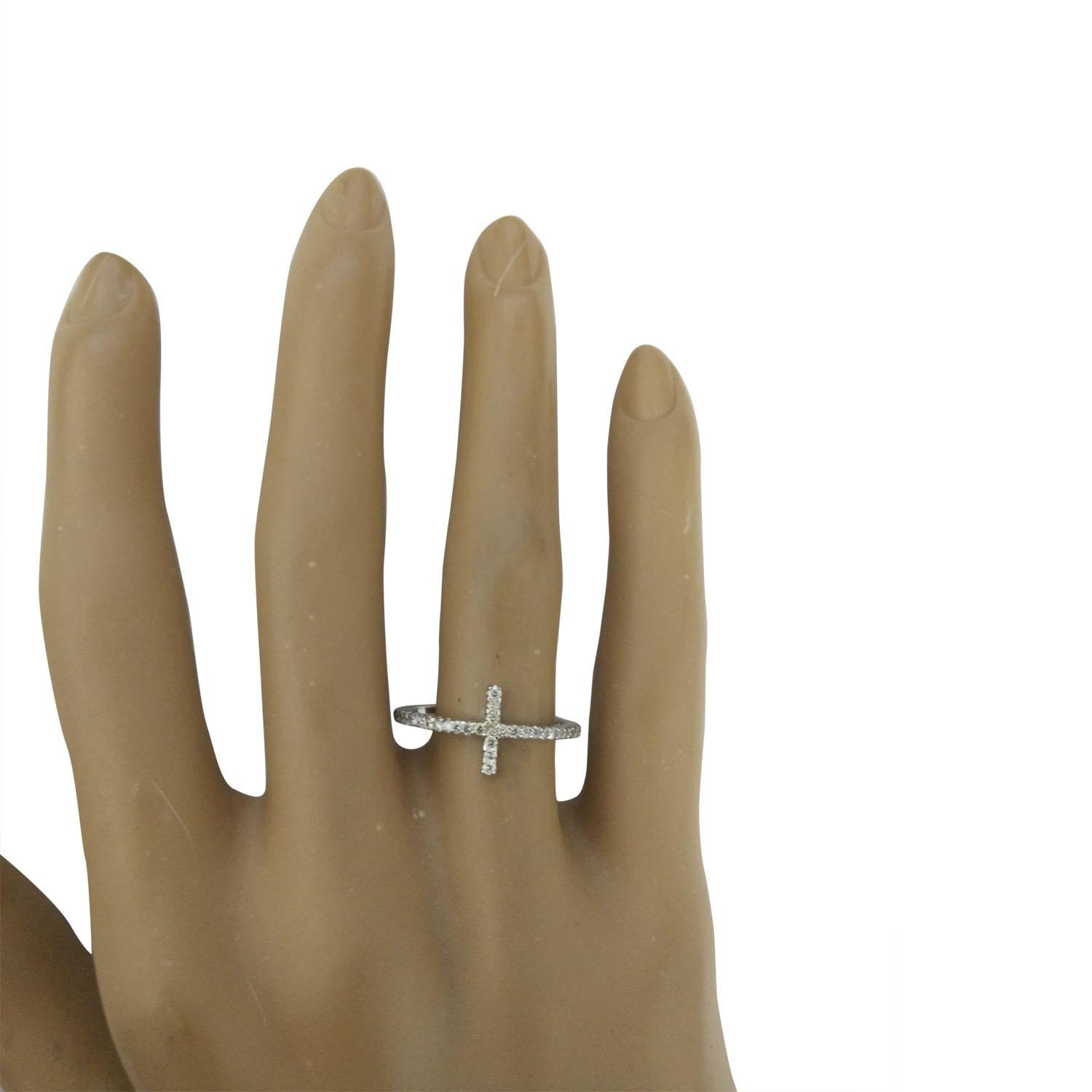 Women's 0.30 Carat 14 Karat Solid White Gold Diamond Ring For Sale