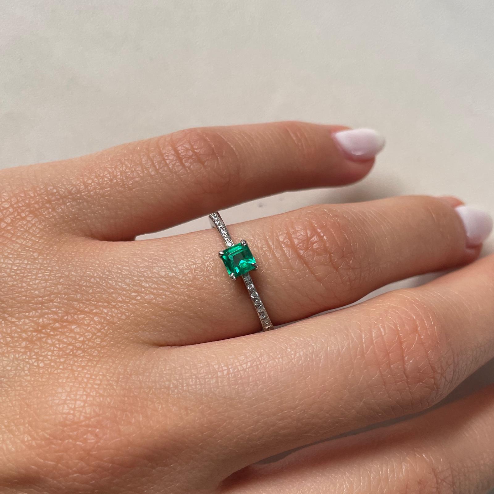 Emerald Cut 0.30 Carat Columbian Emerald and Diamond 18 Karat White Gold Engagement Ring