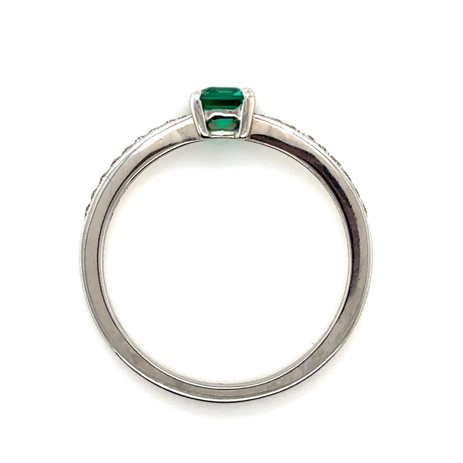 0.30 Carat Columbian Emerald and Diamond 18 Karat White Gold Engagement Ring 1