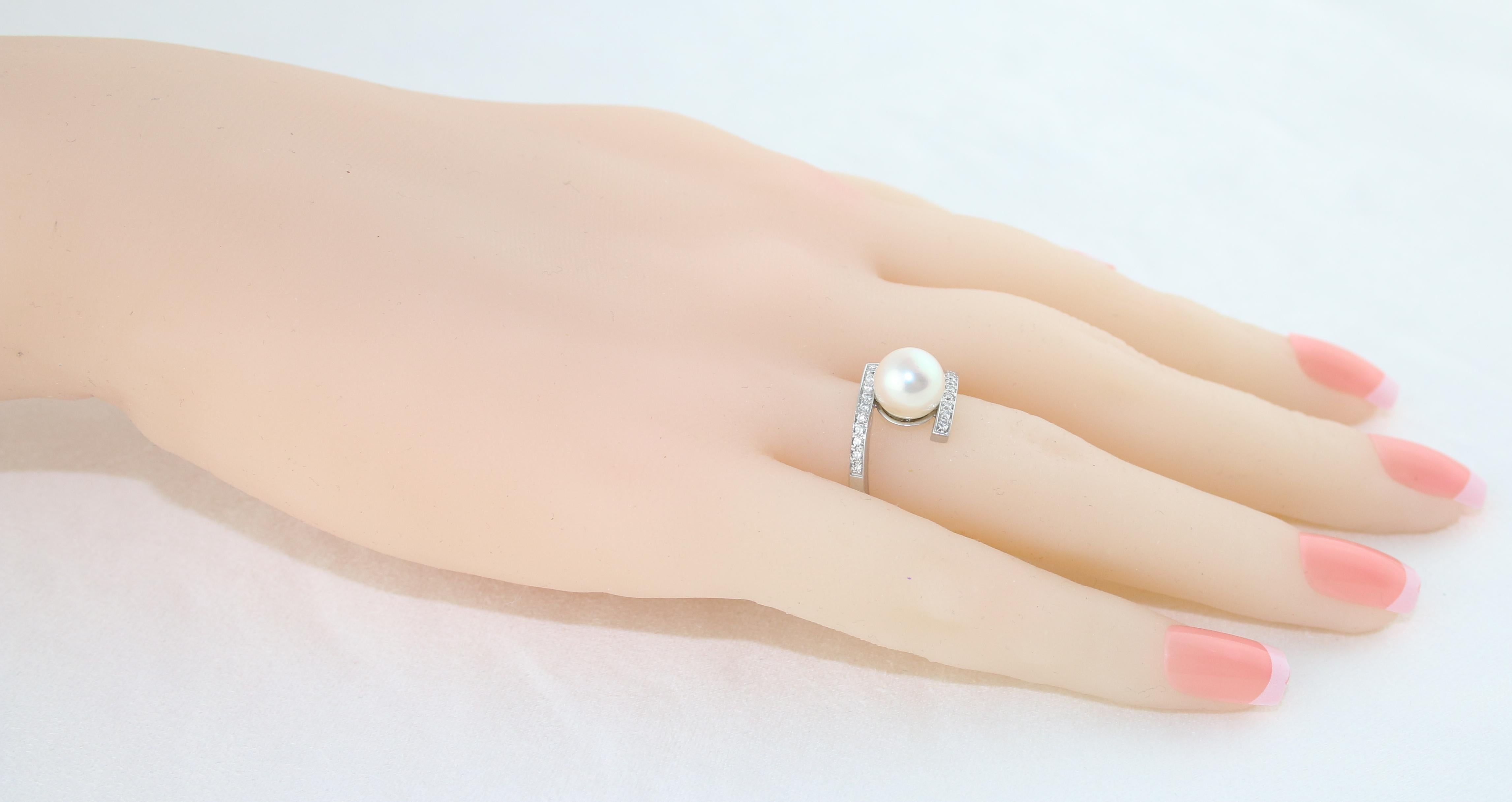 Women's 0.30 Carat Diamond and Pearl Bypass Gold Ring For Sale