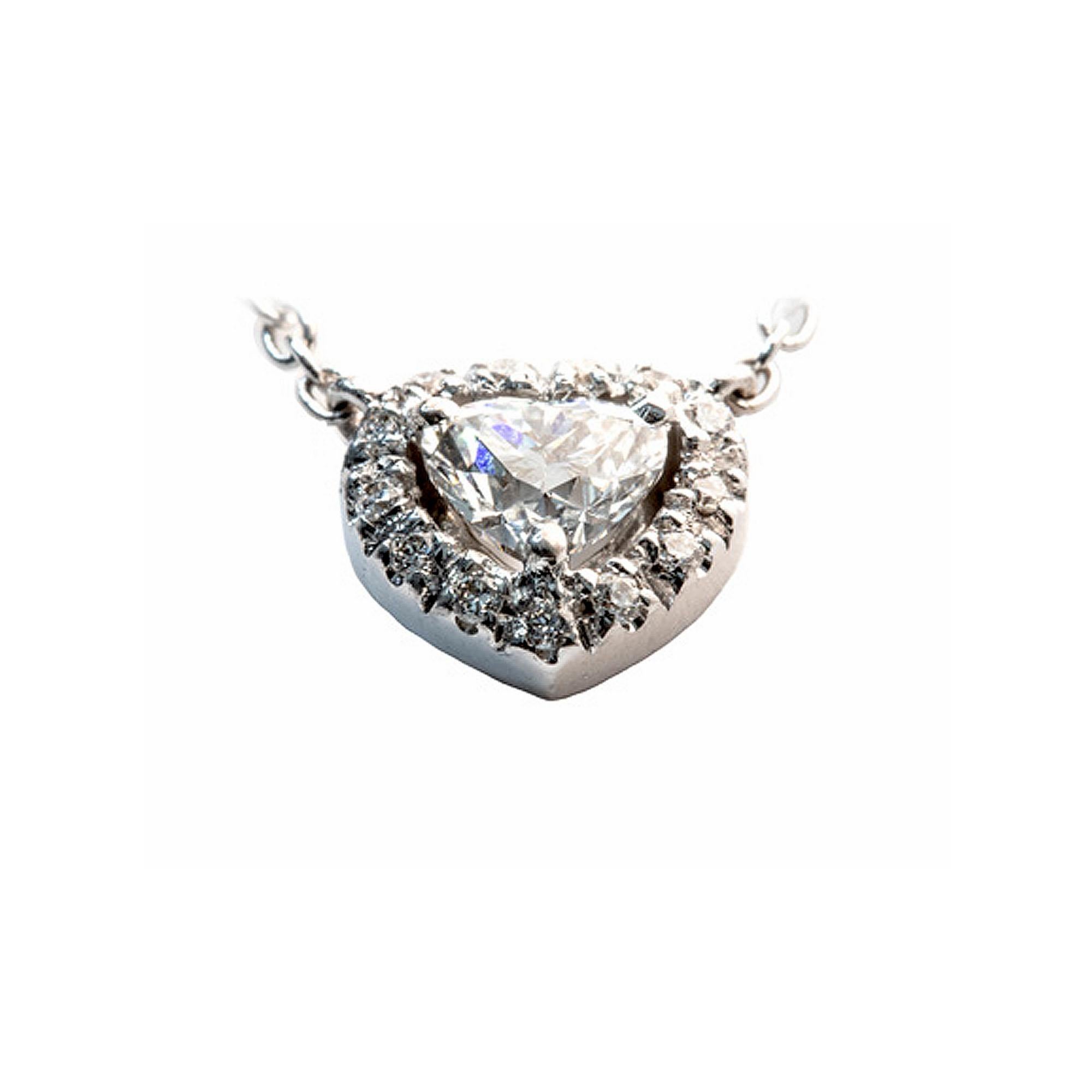 Contemporary 0.30 Carat E-F Color VS Diamond Heart Halo 18K White Gold Chaine Pendant For Sale