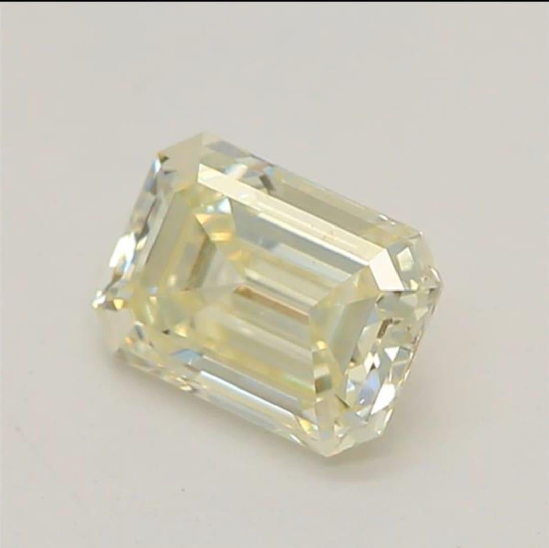 0.30 Carat Emerald shaped diamond VS1 Clarity GIA Certified For Sale 2