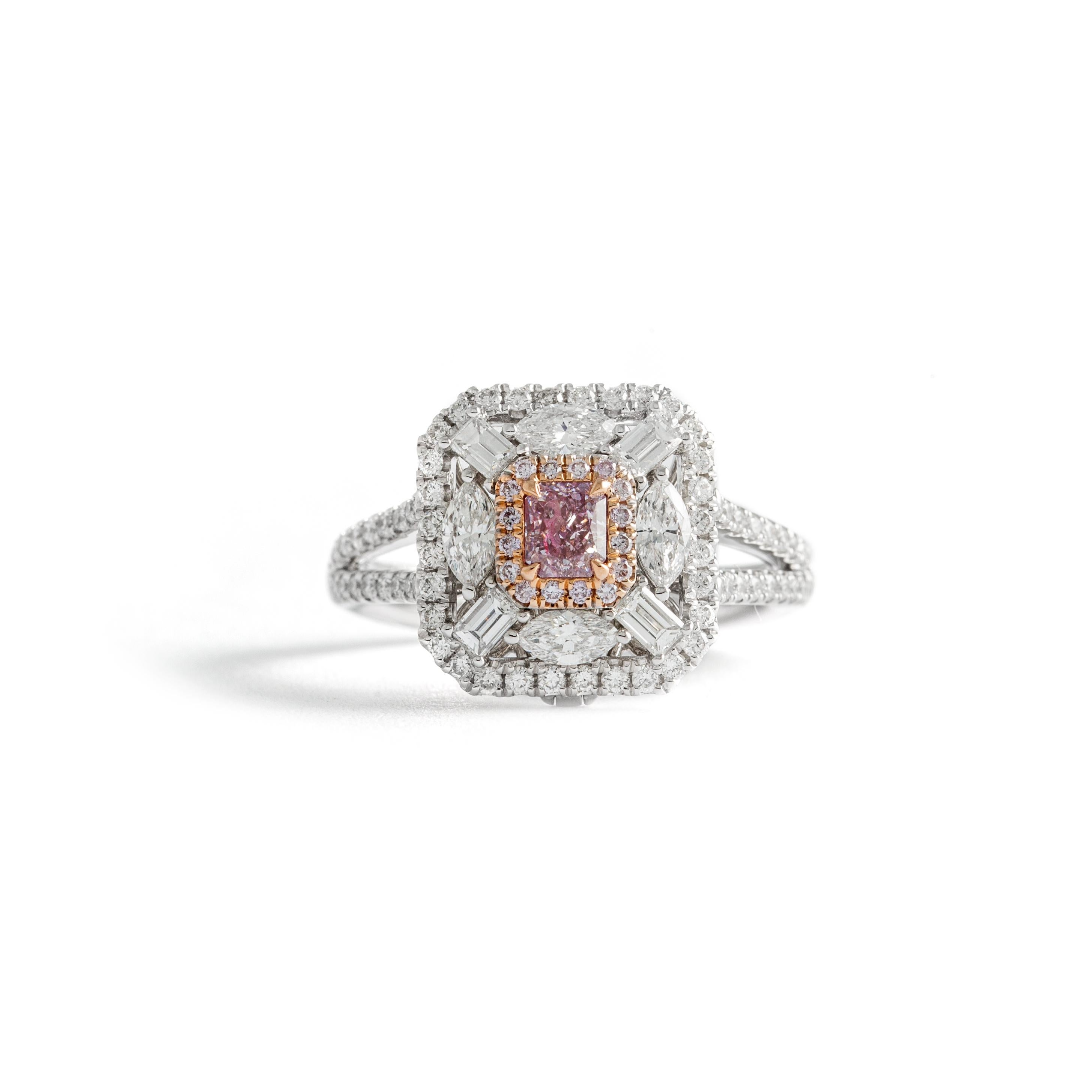 0.30 carat Fancy Pink Purple 18K White Gold Ring In New Condition For Sale In Geneva, CH