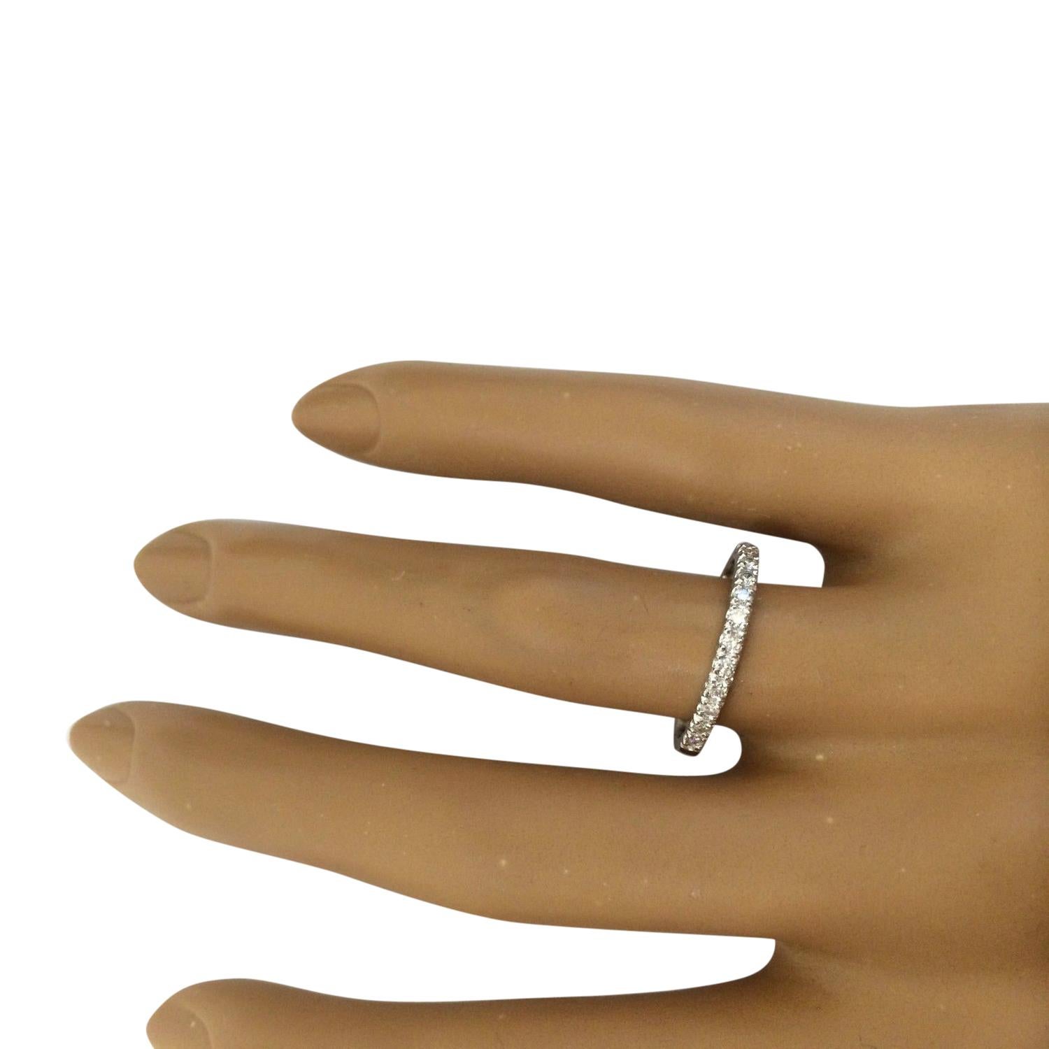 Women's 0.30 Carat Natural Diamond 14 Karat Solid White Gold Ring For Sale