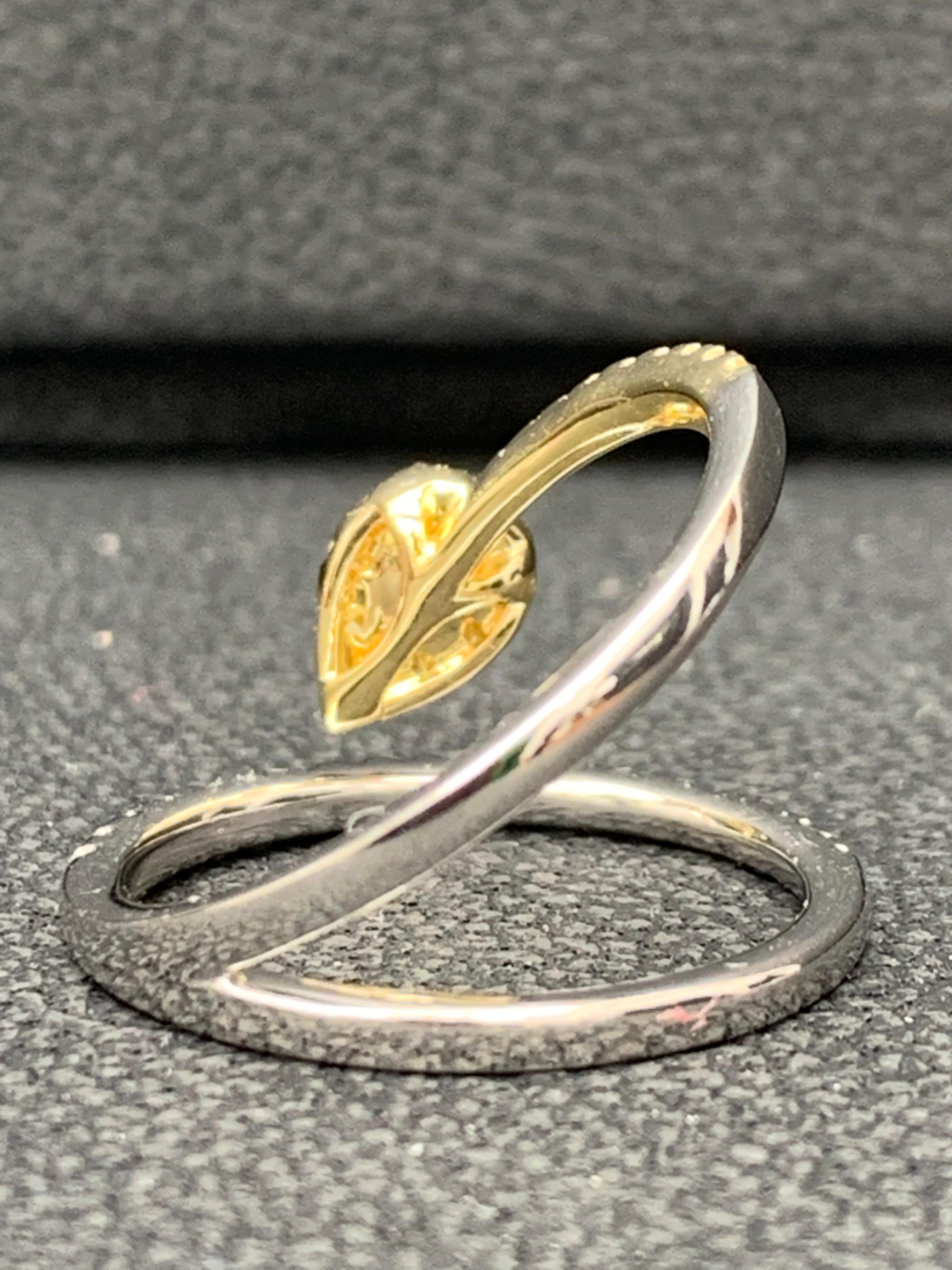 0.30 Carat Pear Shape Yellow Diamond Ring in 18K Mix Gold For Sale 4