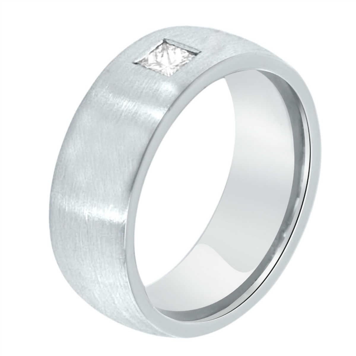 This Platinum handcrafted Men's band showcases a single Princess cut diamond on an eight (8) MM wide band. The band is in a satin finish and comfort fit.

Diamond Weight : 0.30 Carats
Diamond Color: G 
Diamond Clarity: SI1
Finger size : 6.75