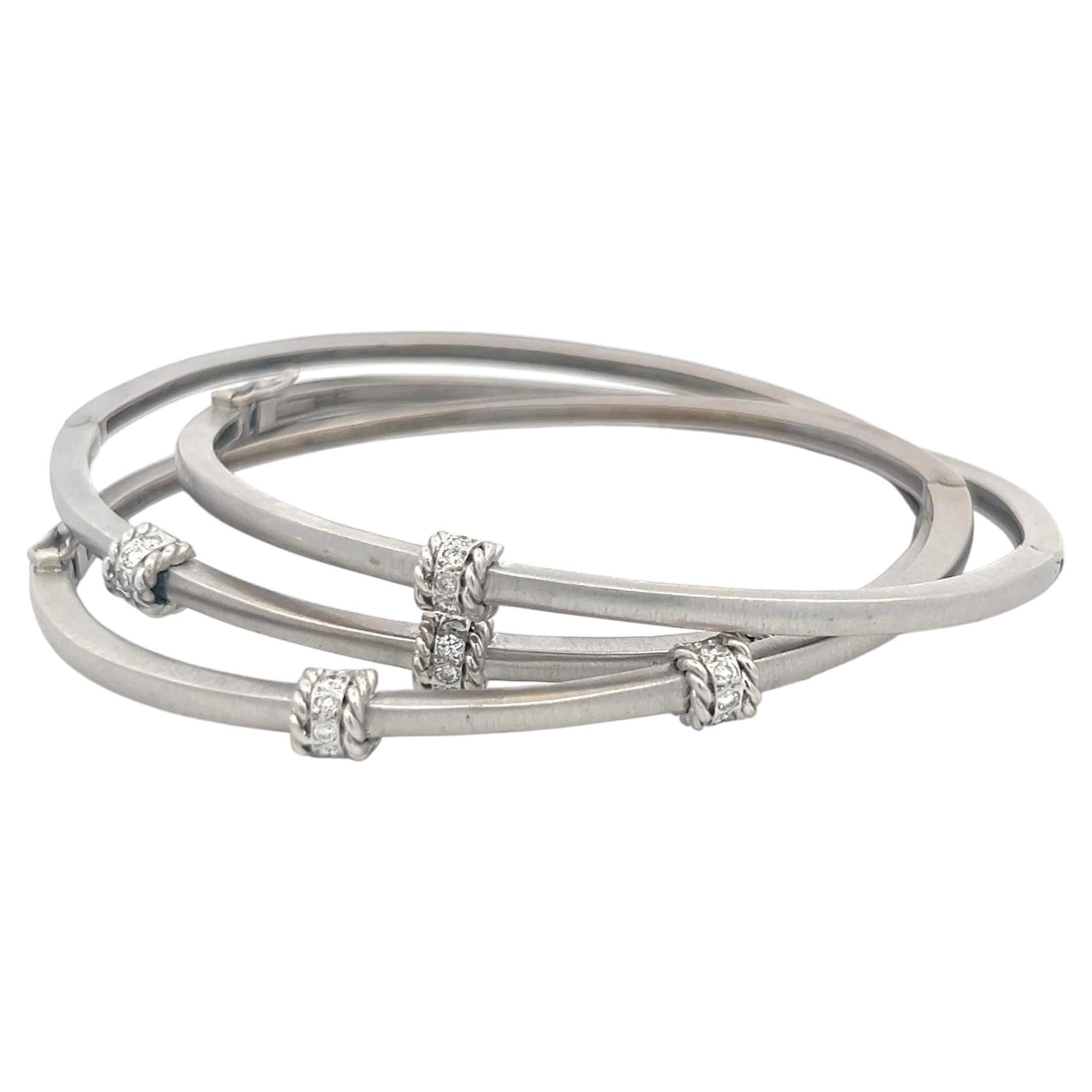 0.30 Carat Round Brilliant H VS Diamond 18 Karat Gold Bangle Bracelet