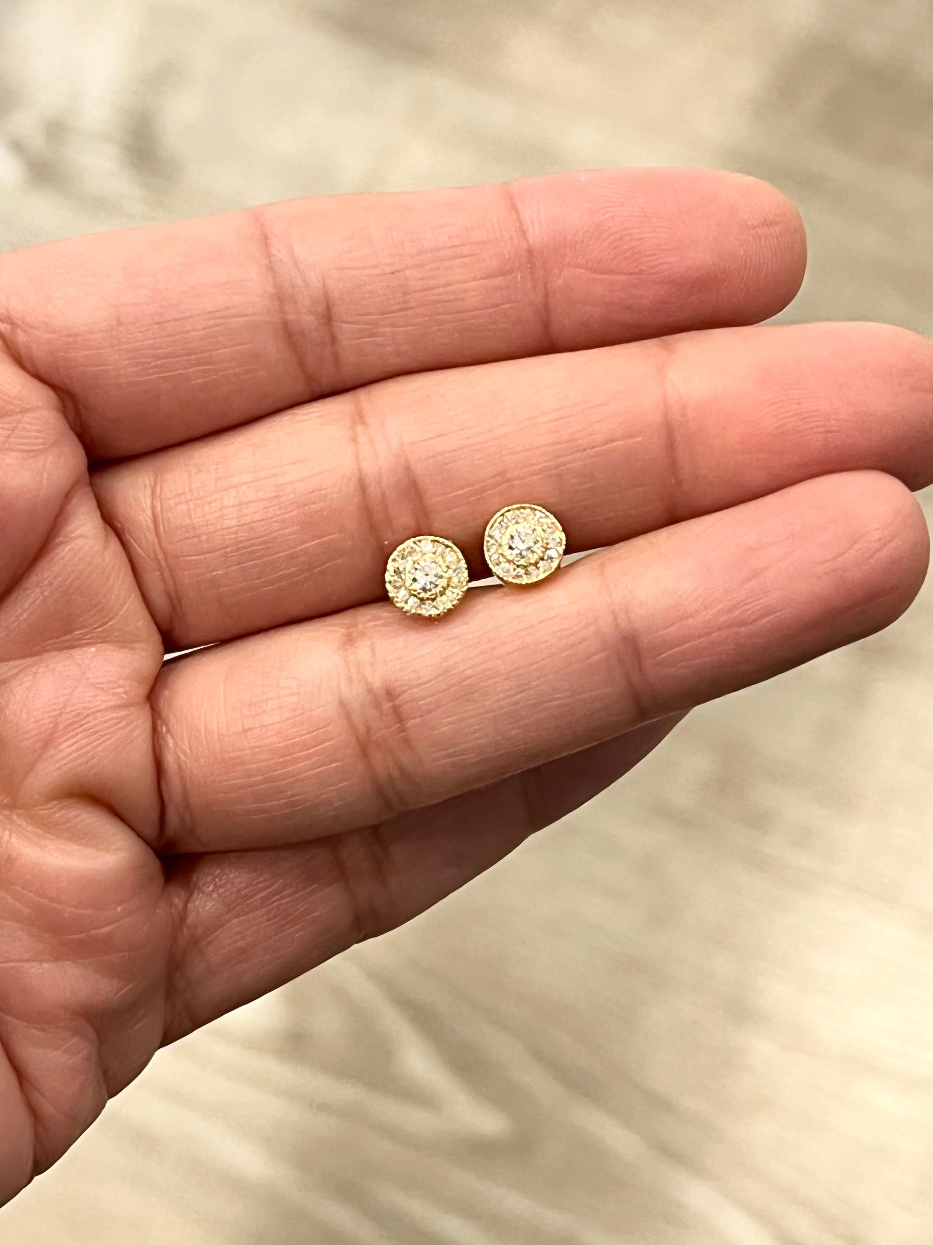 Pendientes de oro amarillo de 14 quilates con diamante natural de corte redondo de 0,30 quilates en Nuevo estado para la venta en Los Angeles, CA