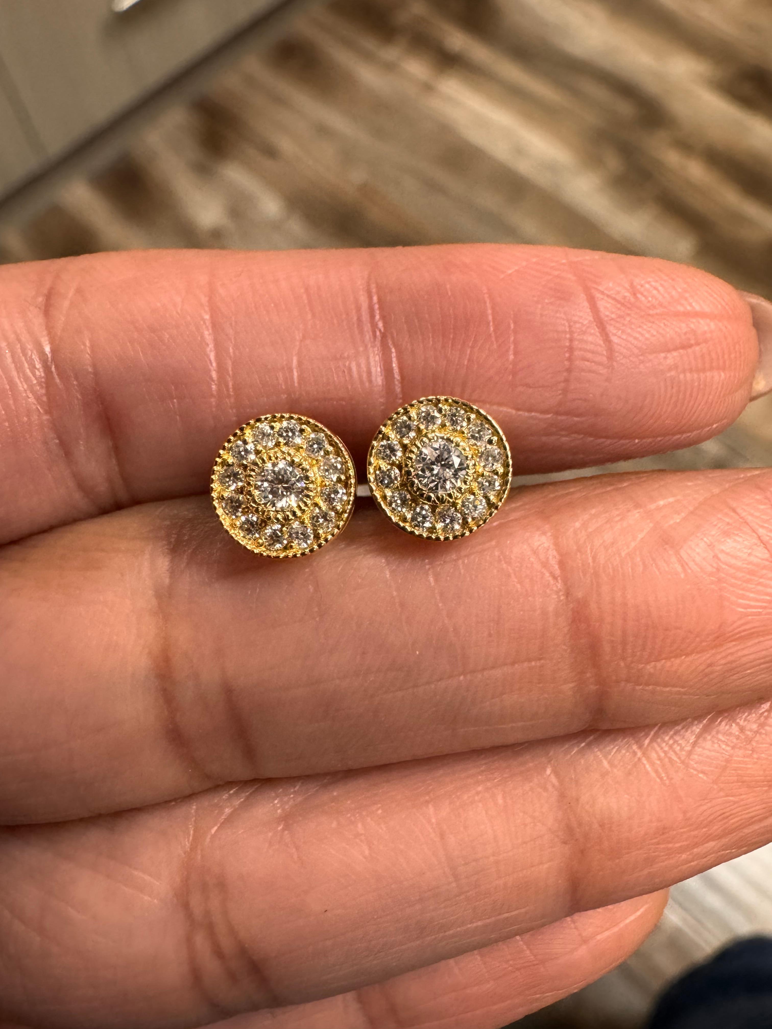 De las mujeres Pendientes de oro amarillo de 14 quilates con diamante natural de corte redondo de 0,30 quilates en venta