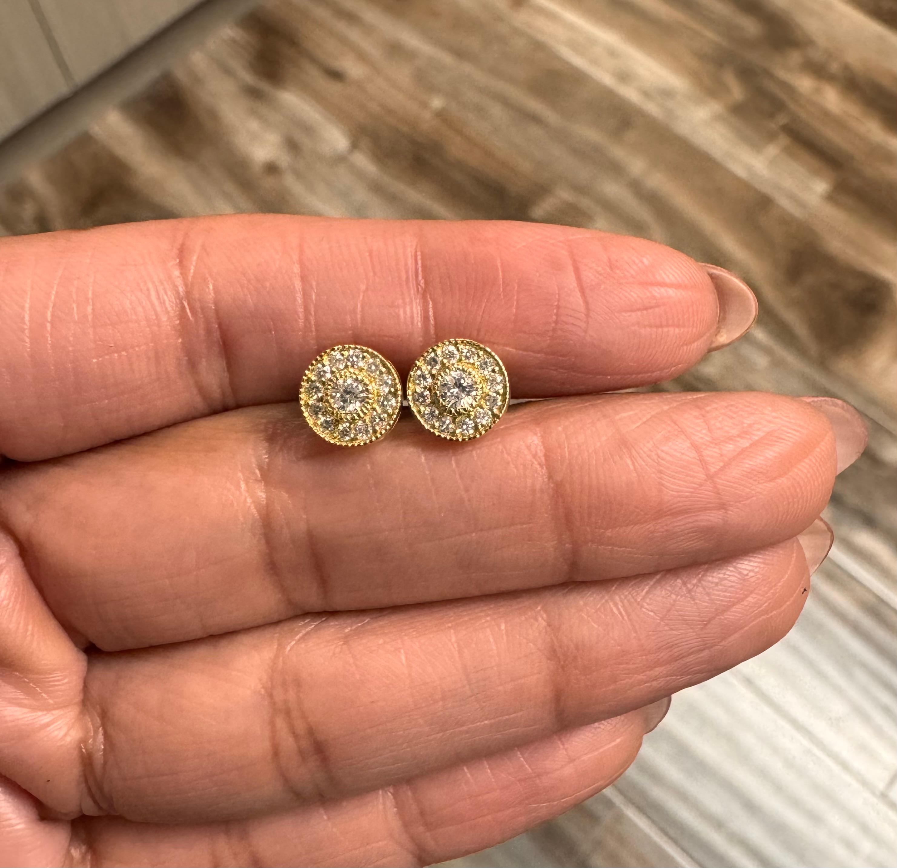 Pendientes de oro amarillo de 14 quilates con diamante natural de corte redondo de 0,30 quilates en venta 2
