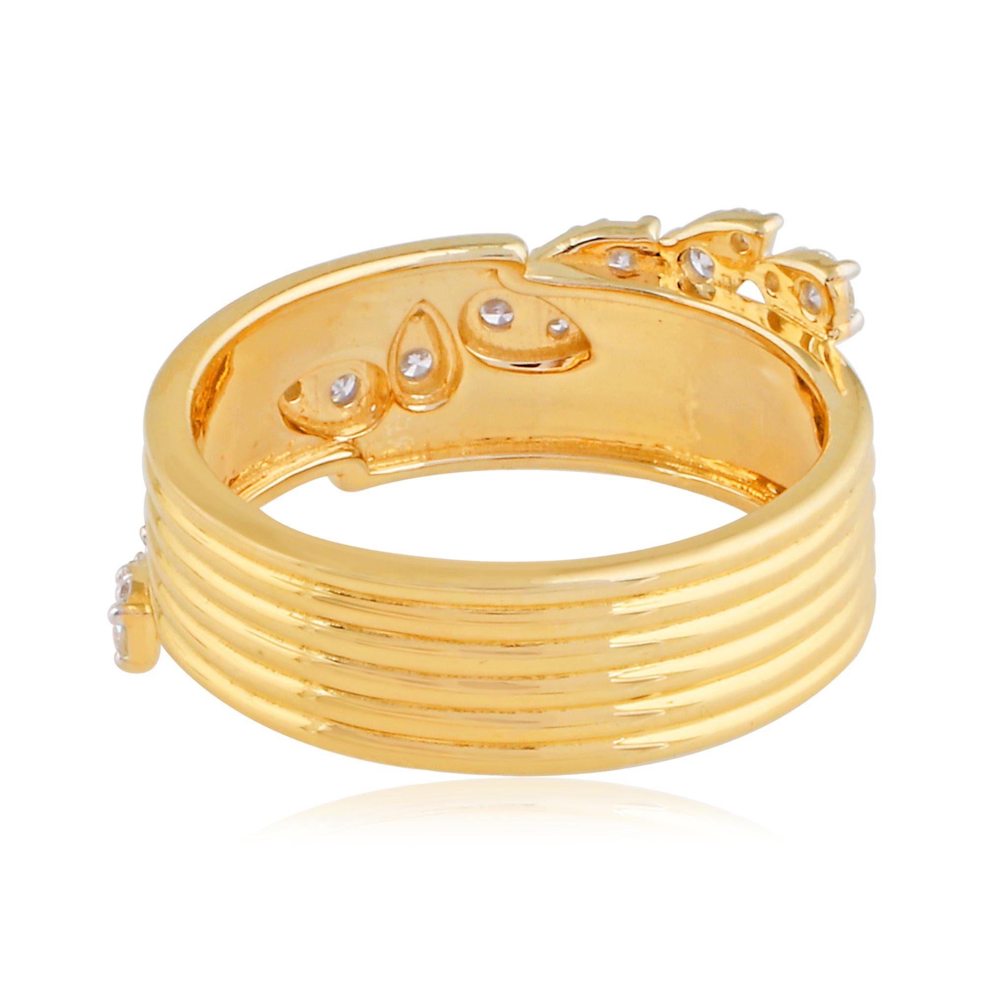 Modern 0.30 Carat SI Clarity HI Color Diamond Band Ring 18 Karat Yellow Gold Jewelry For Sale