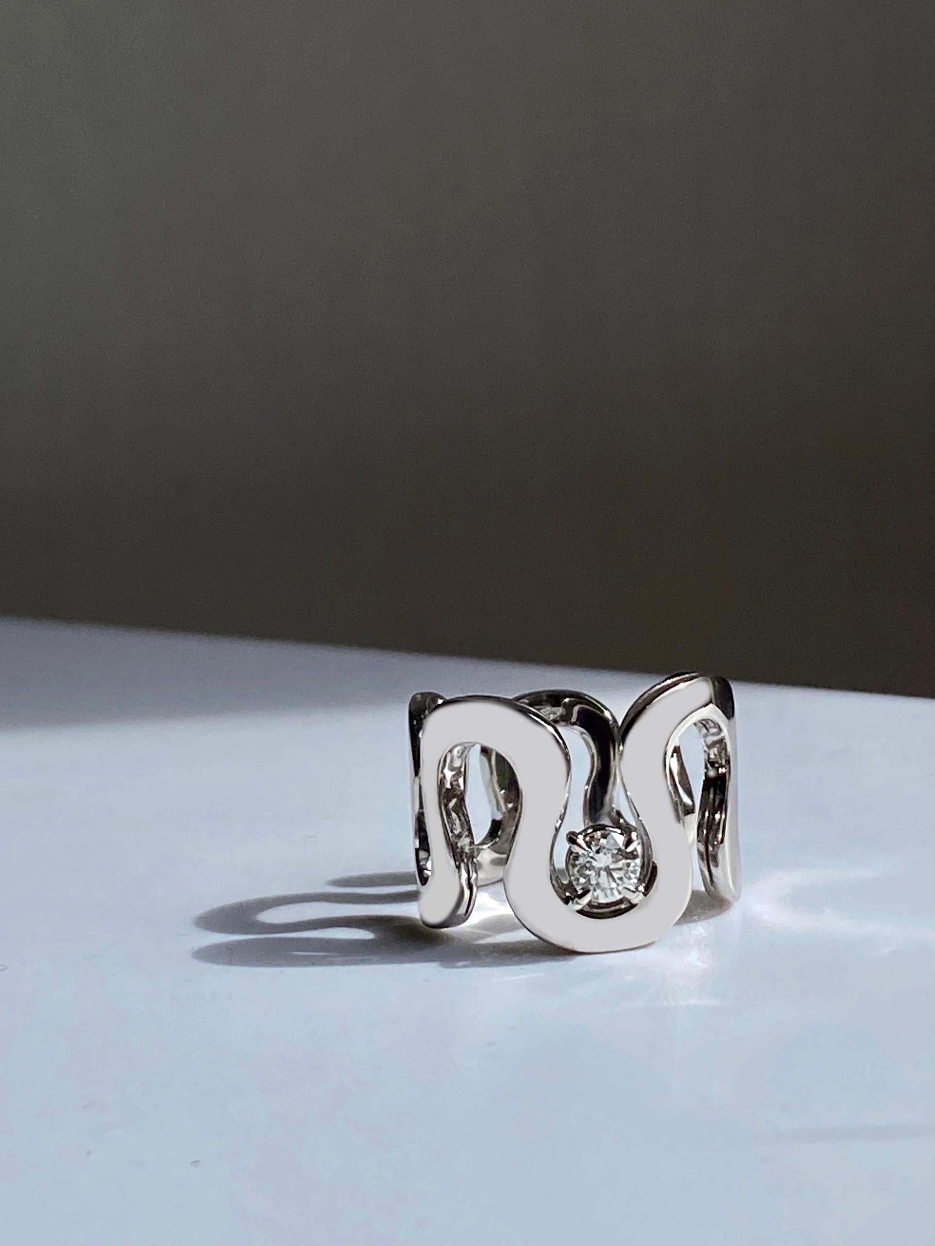 Moderno Diamante bianco da 0,30 carati di colore G VS1 Anello unisex a fascia in oro 18 ct. in vendita