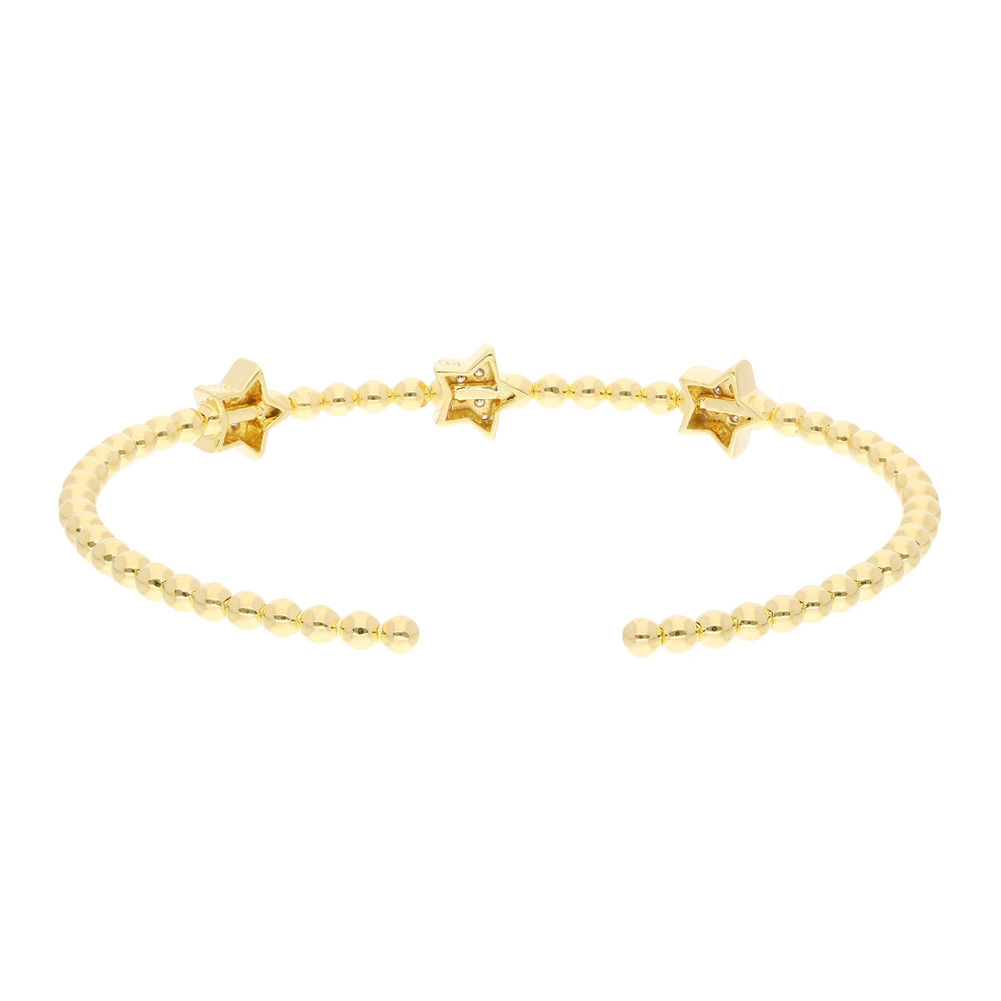 Moderne Bracelet manchette à trois étoiles en or jaune 18 carats pavé de diamants 0,30 carat SI/H en vente