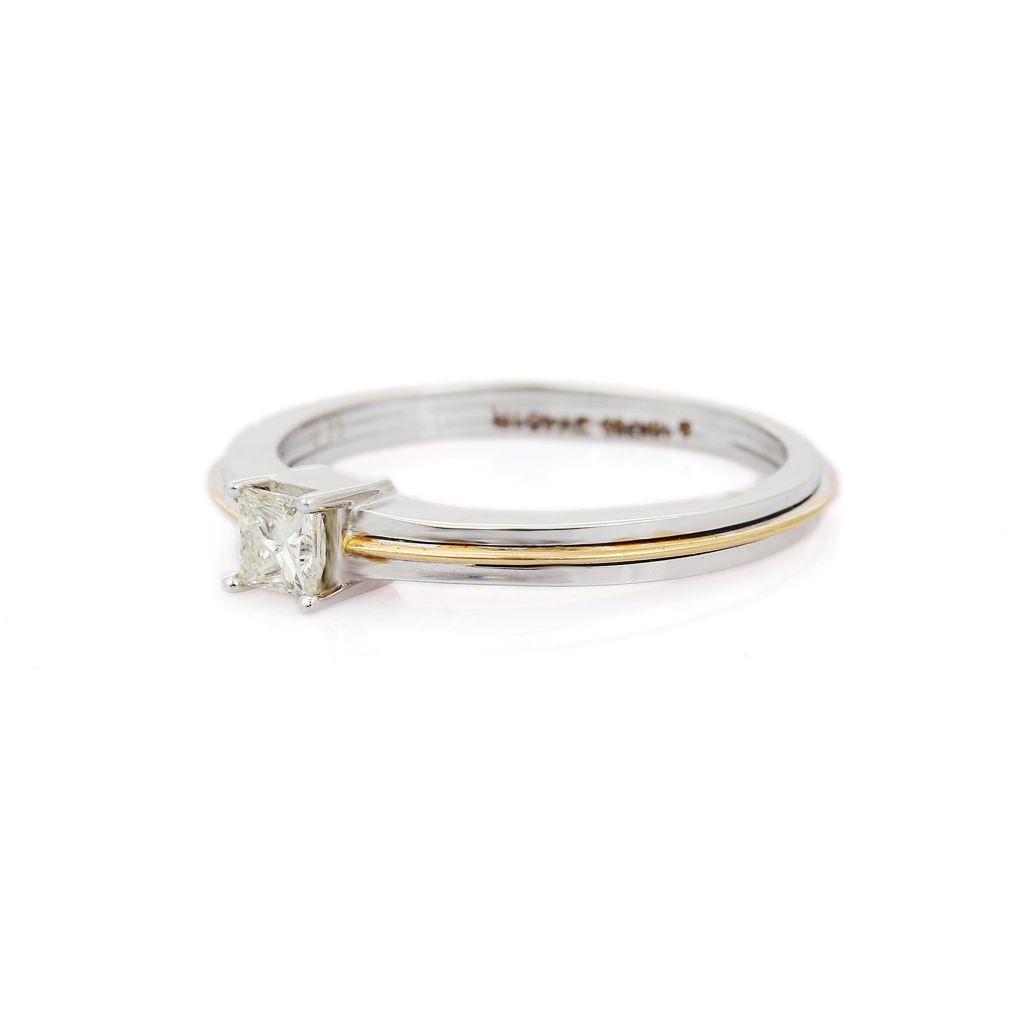En vente :  Bague de fiançailles unisexe en or blanc 18 carats avec diamant solitaire de 0,30 carat 2