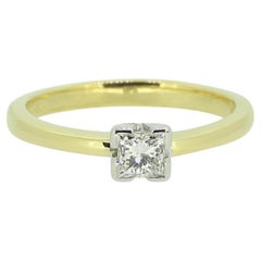 0,30 Solitär-Ring mit Diamant im Prinzessinnenschliff