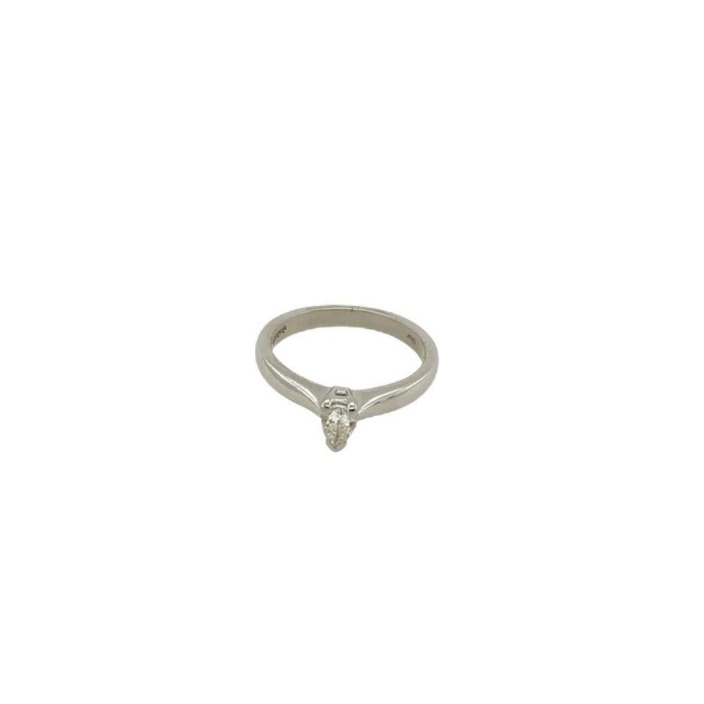 0.30ct G Si1 Pear Shape Diamond Ring in Platinum For Sale 1