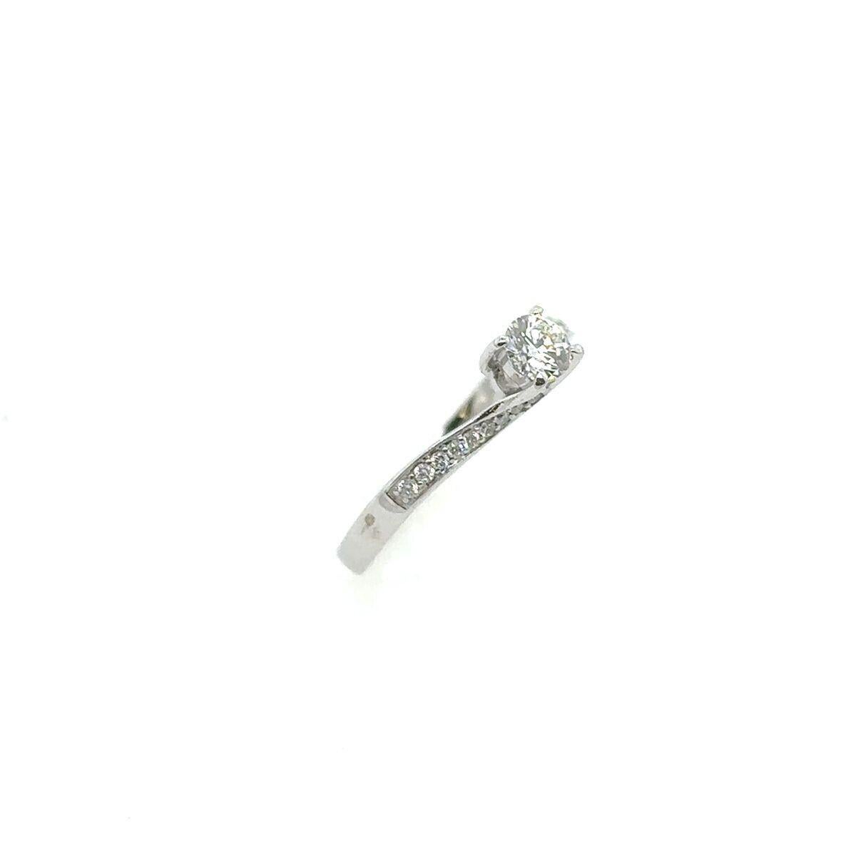 Round Cut 0.30ct Solitaire Diamond Ring in 18ct White Gold For Sale