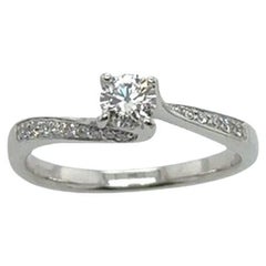 Bague solitaire en or blanc 18 ct de 0,30 ct de diamant