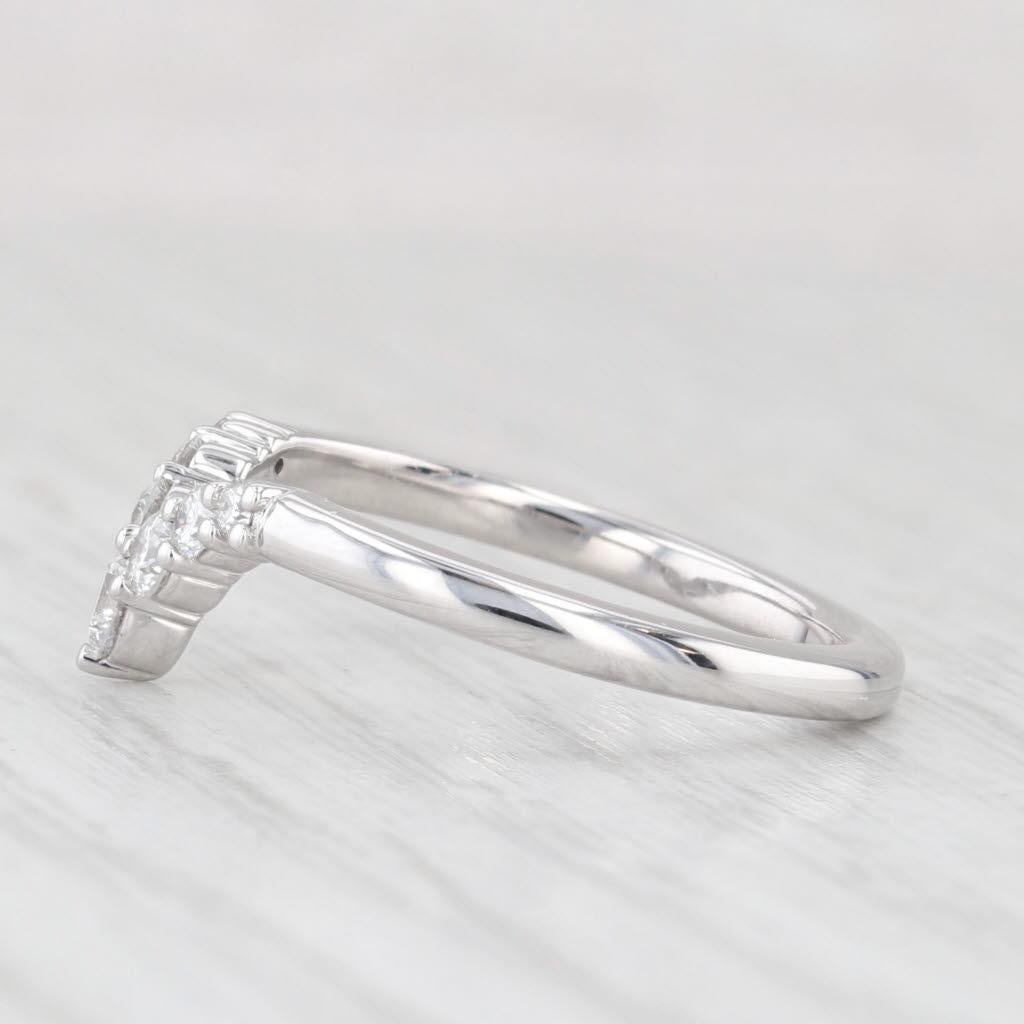 da uomo o donna Anello a V sagomato con diamante da 0,30 ct. in oro 14k, misura 6,5, fascia nuziale di rinforzo in vendita