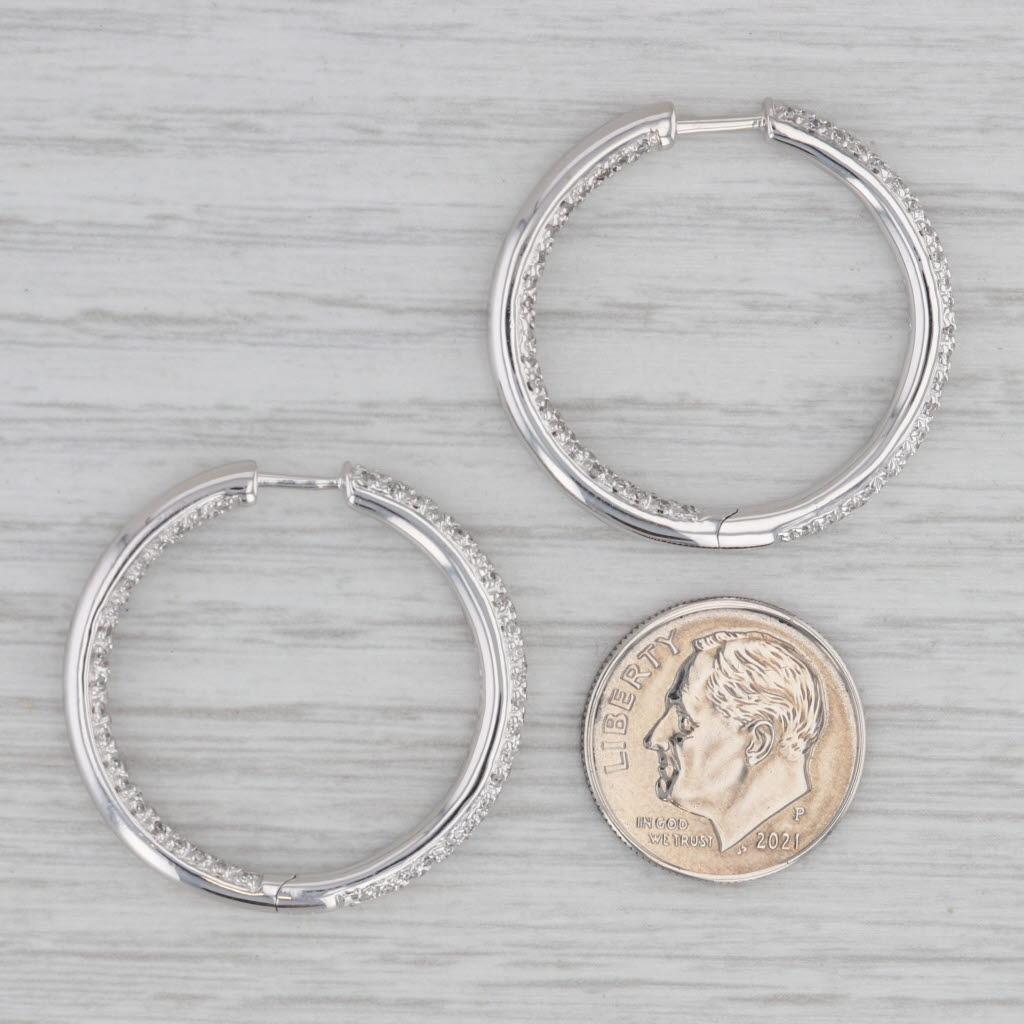 Orecchini a cerchio con diamante Inside Out da 0,30 ct. in oro bianco 14k con cerchi a cerniera in vendita 1