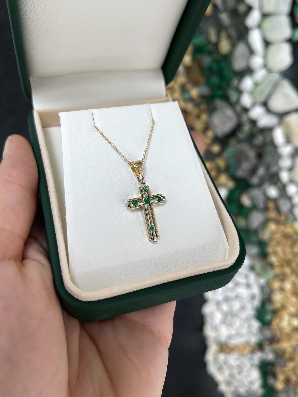 Women's or Men's 0.30tcw 14K Rich Green Colombian Emerald Princess Cut Gold Cross Pendant 585 For Sale