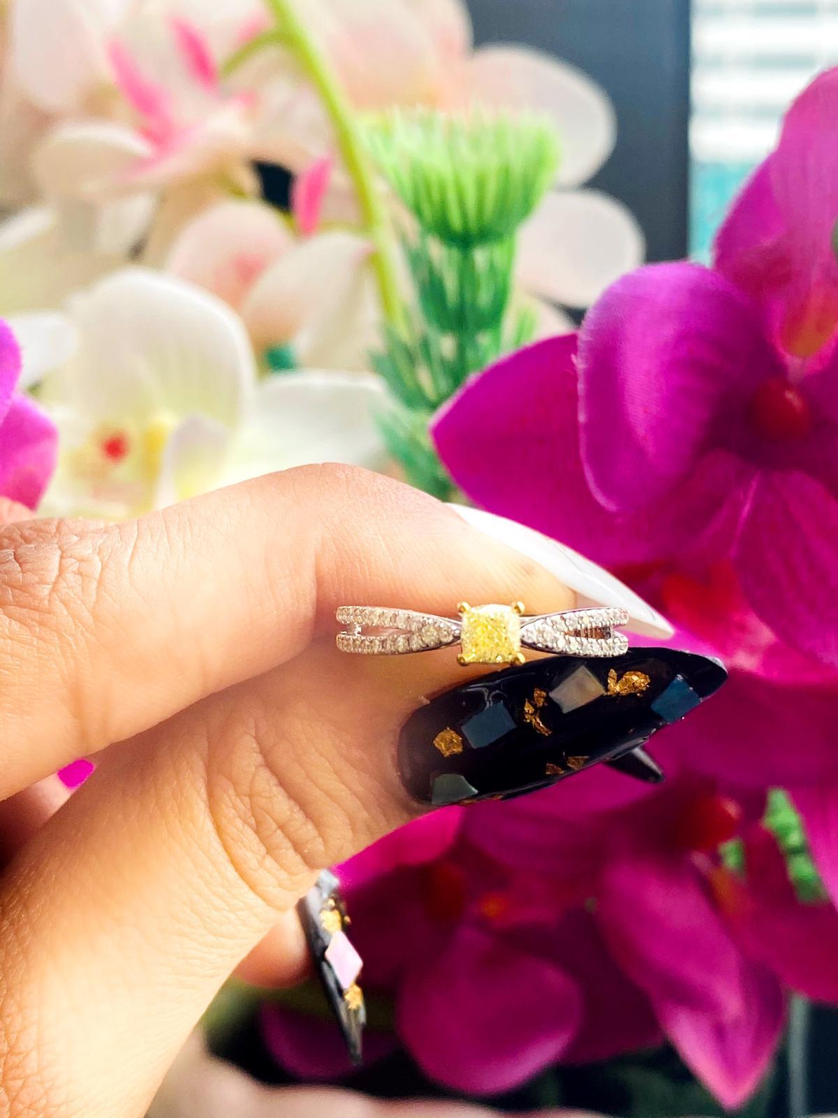 0,31 Quilates Anillo de Diamantes Amarillo Fancy Claridad VS2 en Nuevo estado para la venta en บางรัก, TH