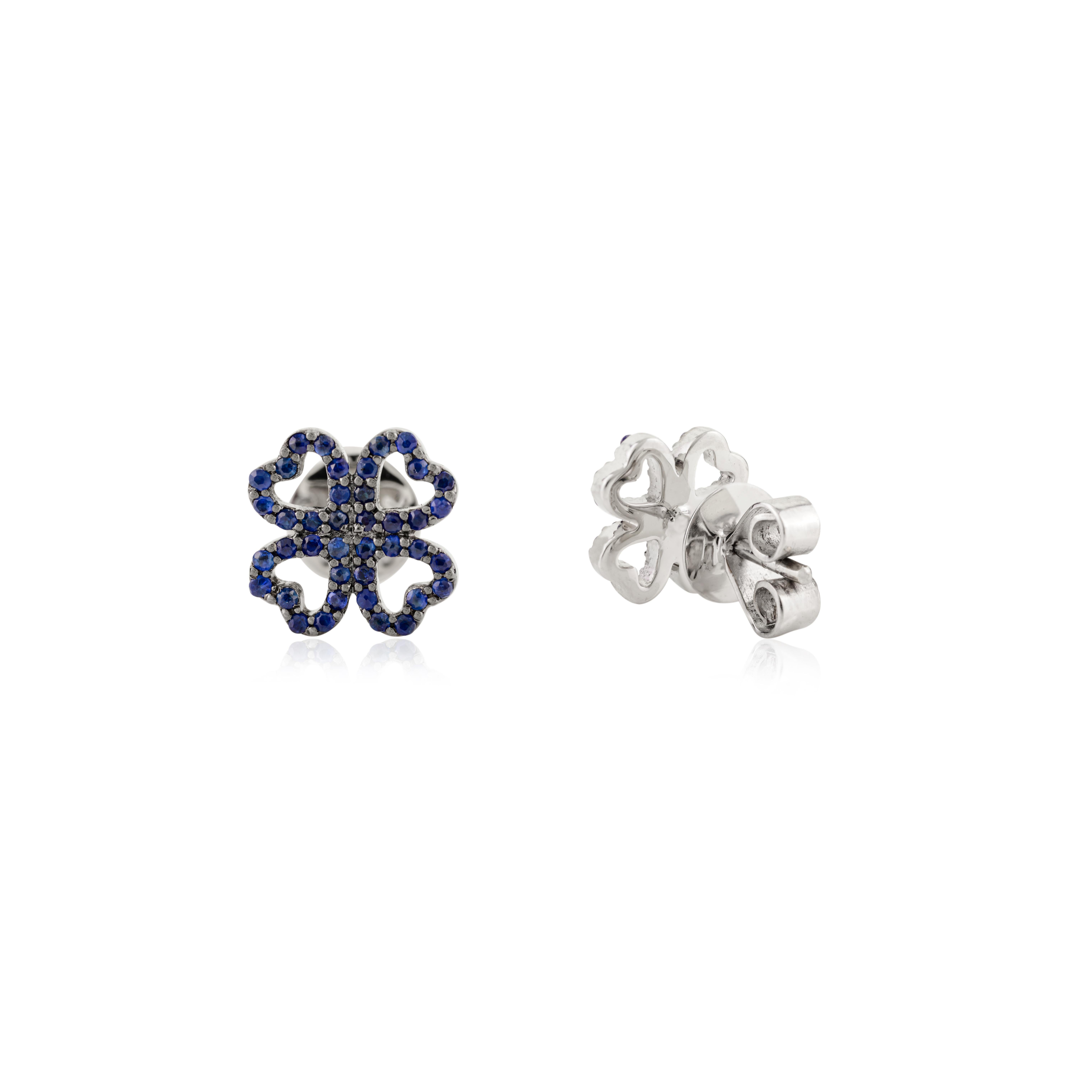 Orecchini con zaffiro blu floreale da 0,319 carati Regalo per lei in oro bianco 14k in vendita 1