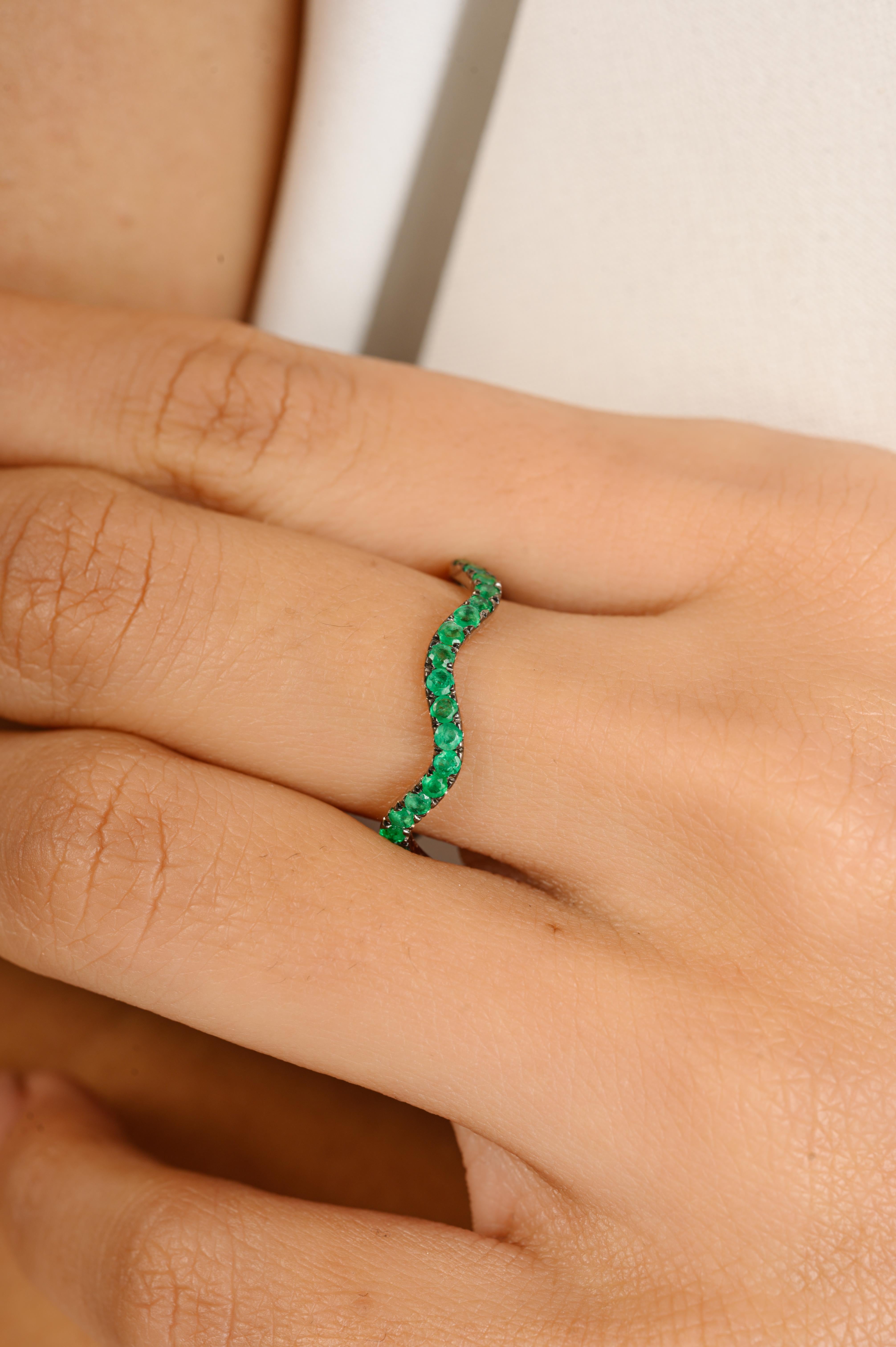 For Sale:  0.31ct Handcrafted Zambian Emerald in 14k Solid White Gold Wavy Ring For Woman 8