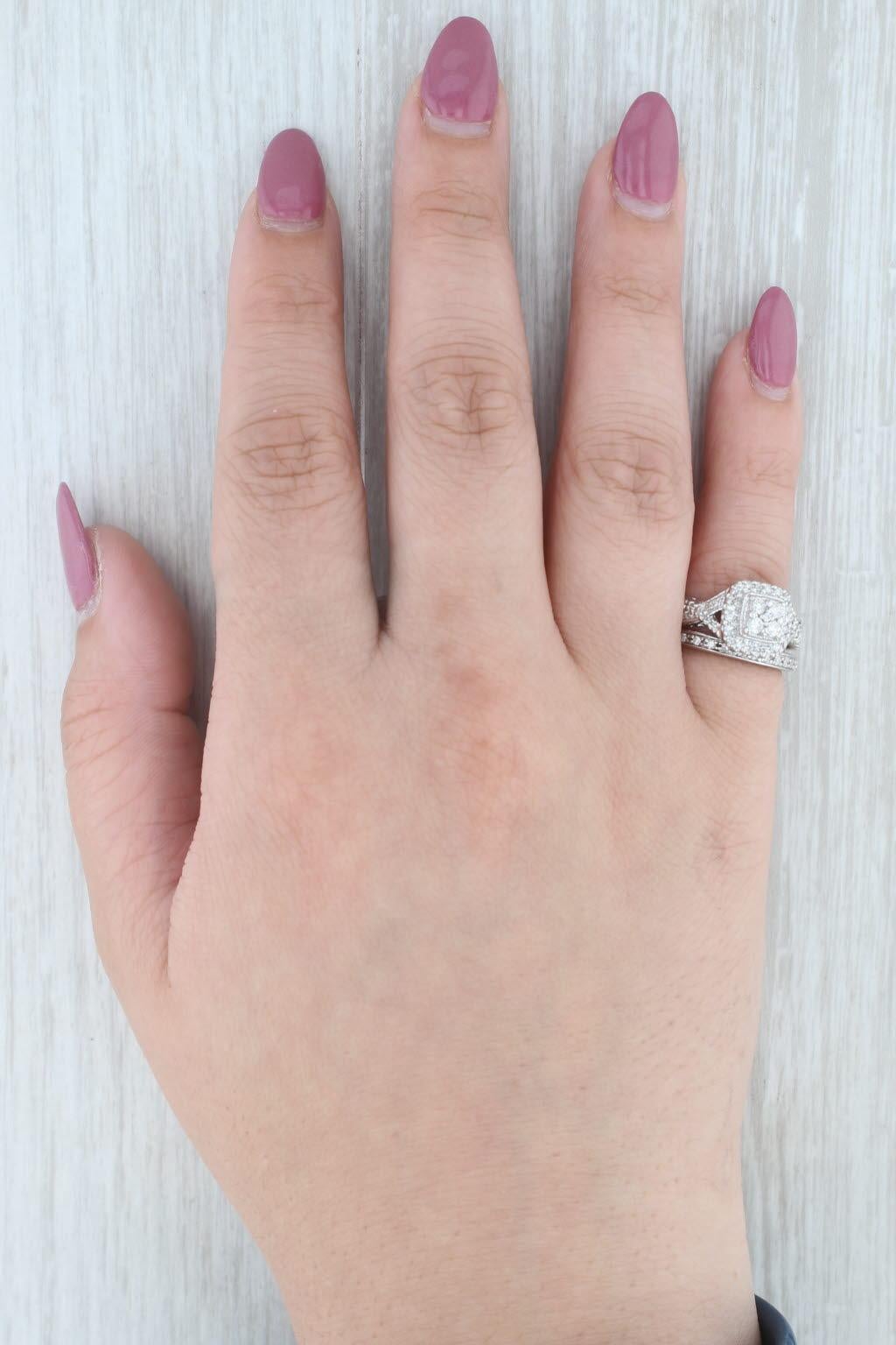 Anello di fidanzamento a forma di aureola con diamante da 0,31 ct. in vendita 6