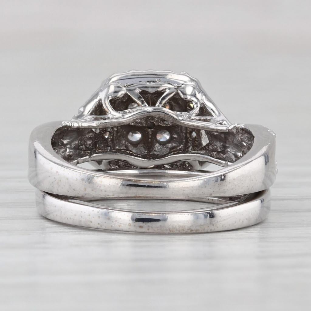 Taglio rotondo Anello di fidanzamento a forma di aureola con diamante da 0,31 ct. in vendita
