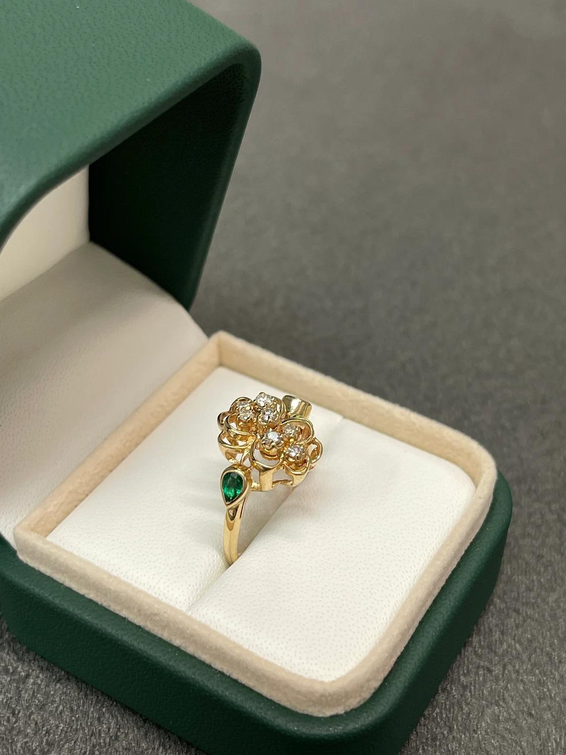 0.31tcw 14K Colombian Emerald-Pear Cut & Diamond Cluster Gold Abstract Ring In New Condition For Sale In Jupiter, FL