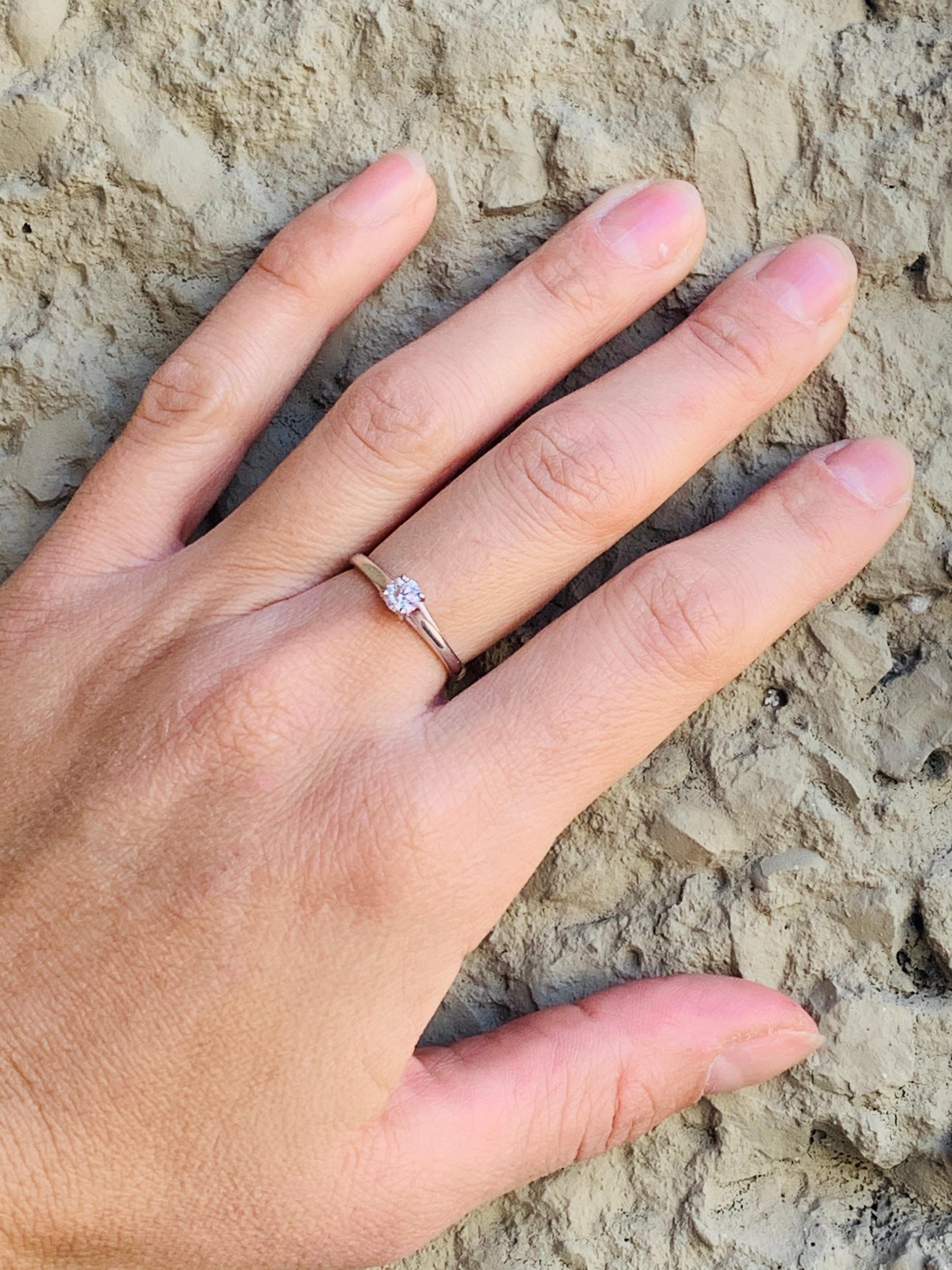 Artisan Contemporary 0.32 Carat 18Kt White Gold Diamond Solitaire