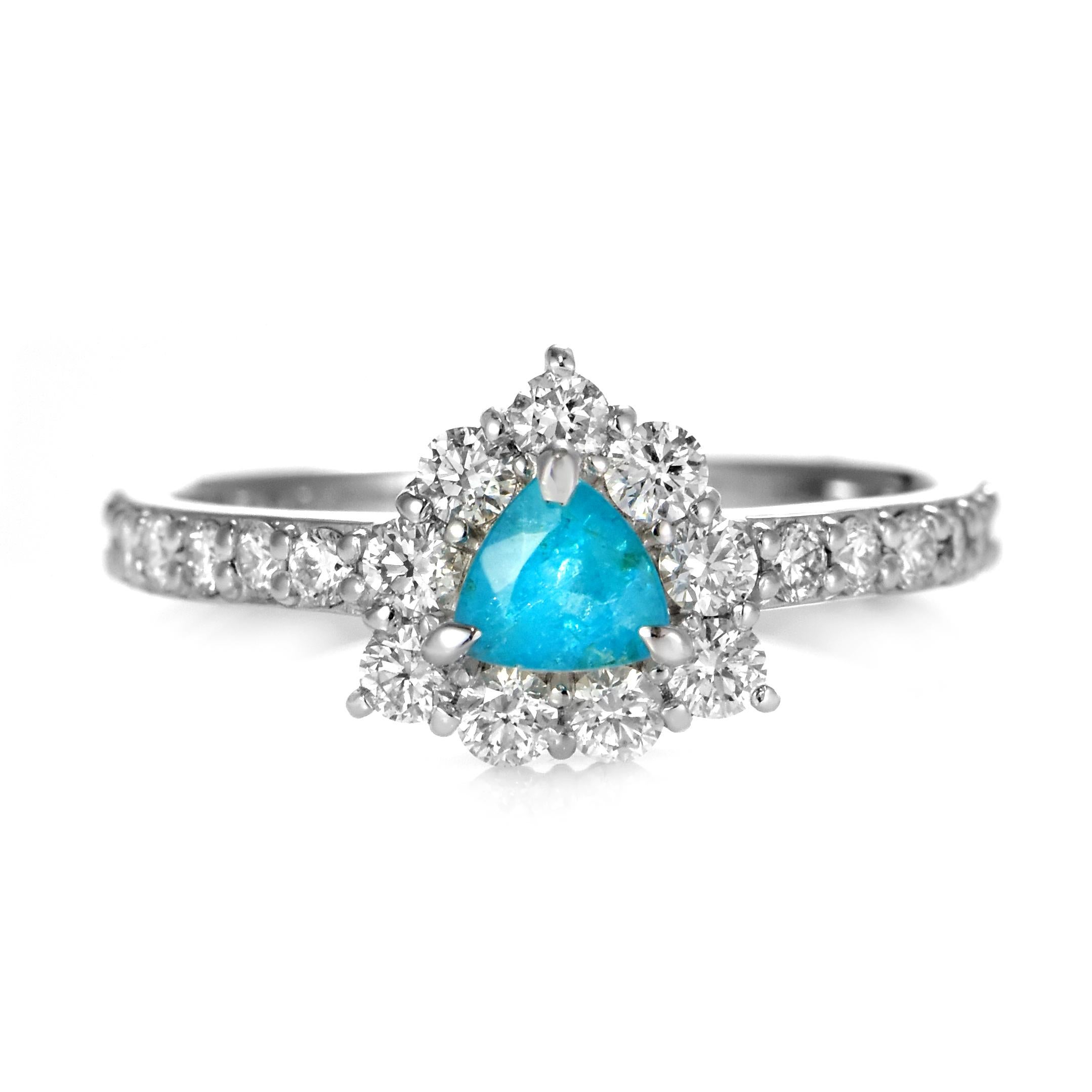 0.32 Carat Brazilian Paraiba Tourmaline and Diamond Ring Made in Platinum In New Condition For Sale In Tokyo, JP