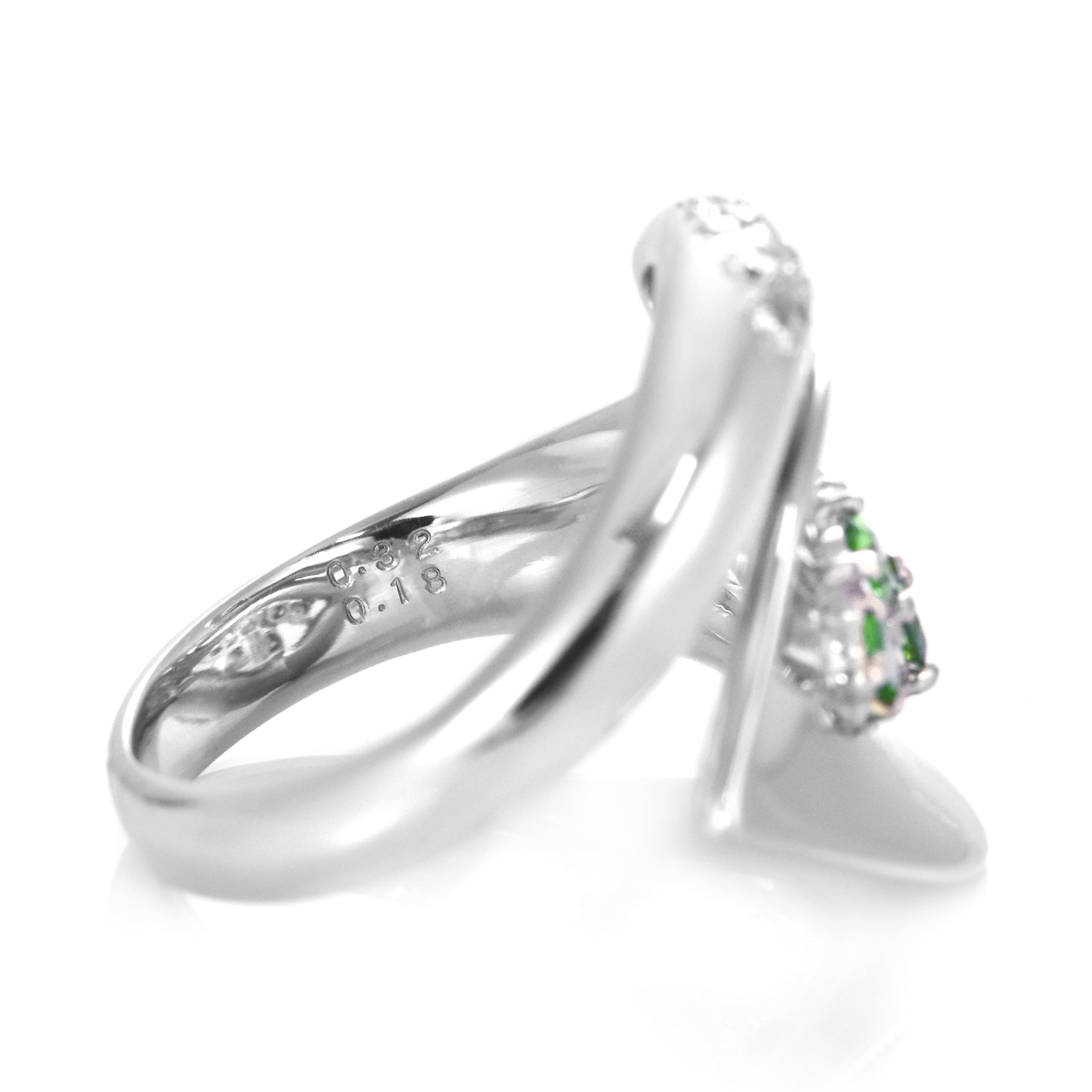 0,32 Karat Demantoid Granat und Diamant-Cluster-Ring aus 18 Karat Weißgold im Angebot 2