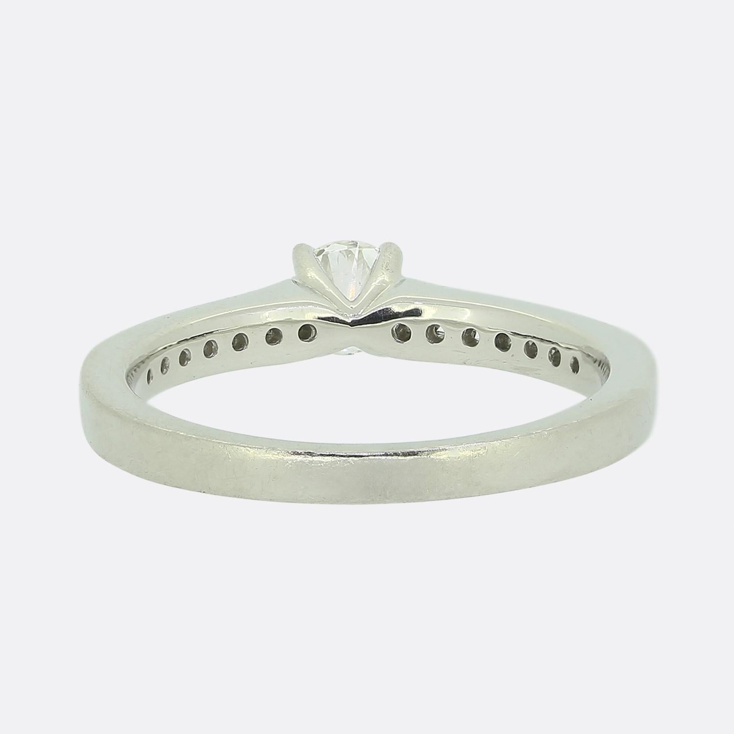 0.32 Carat Diamond Engagement Ring In Good Condition For Sale In London, GB
