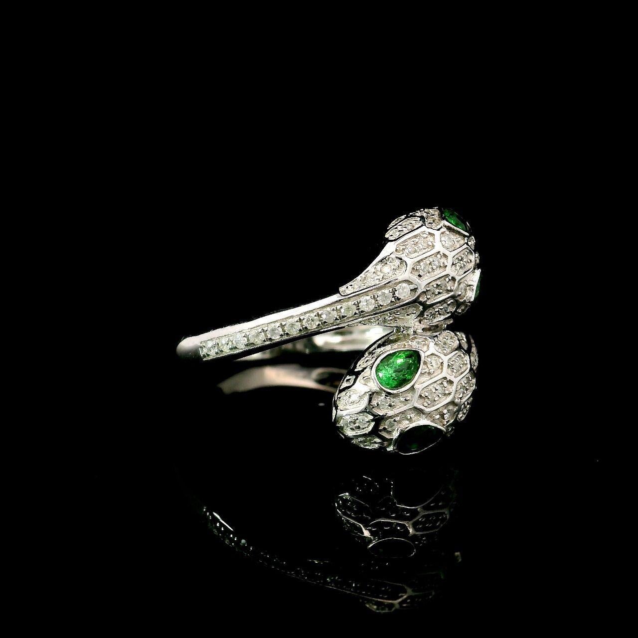 0,32 Karat Smaragd-Diamant-Ring (Smaragdschliff) im Angebot