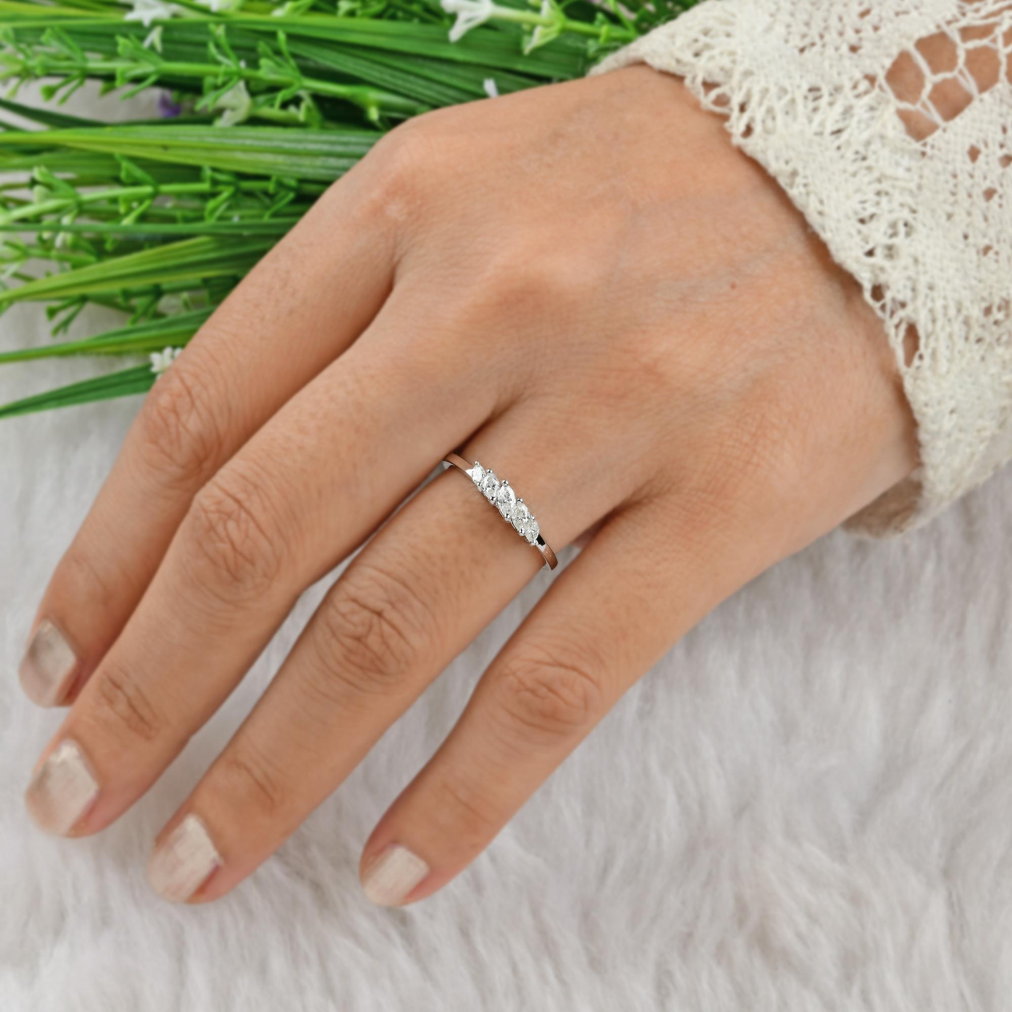 Bague jonc en or blanc 18 carats avec diamant marquise de 0,32 carat de pureté Pour femmes en vente