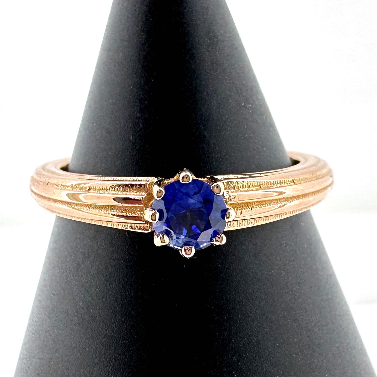 0.32 Carat Zambian Sapphire in Fluted & Tapered Rose Gold Solitaire Ring For Sale 3