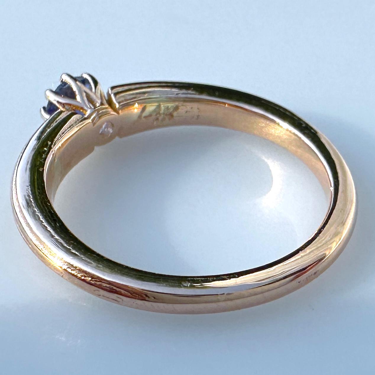 0.32 Carat Zambian Sapphire in Fluted & Tapered Rose Gold Solitaire Ring For Sale 11