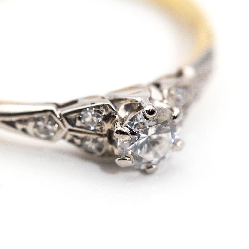 Round Cut 0.32 Carats of Round Diamonds 18 Carat Gold Vintage Engagement Ring