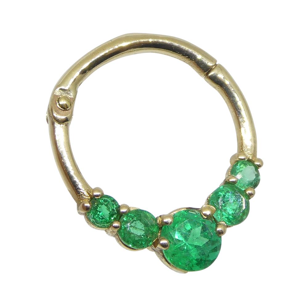 Contemporary 0.32ct Round Green Emerald Hinged 16G 10mm Septum Clicker Ring set in 14k Yellow For Sale